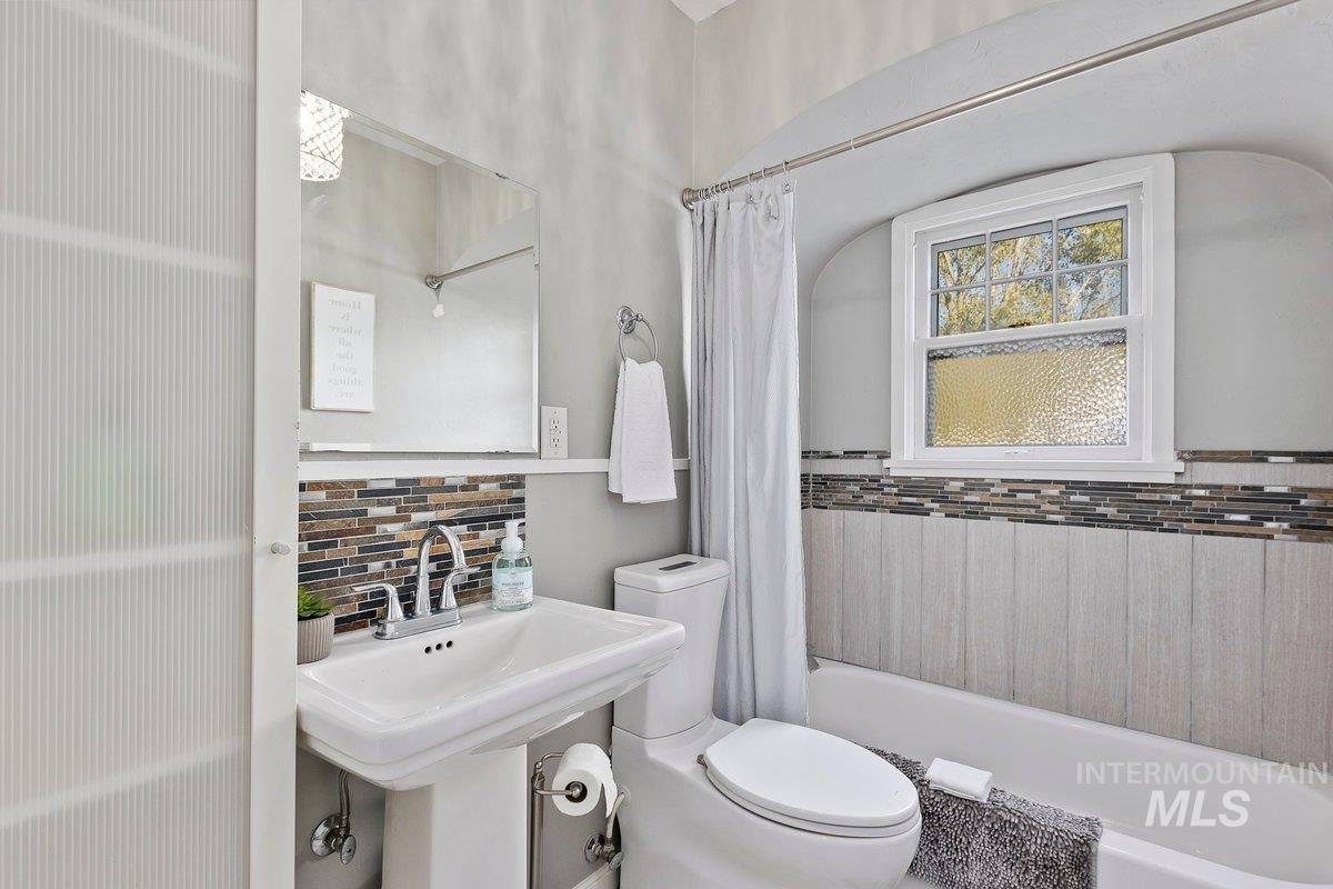 176 Taylor Street Property Photo 17