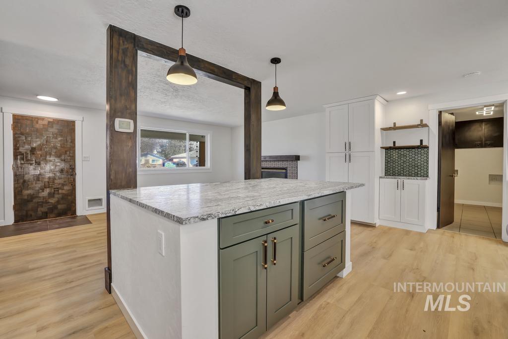 632 Lynwood Blvd Property Photo 11