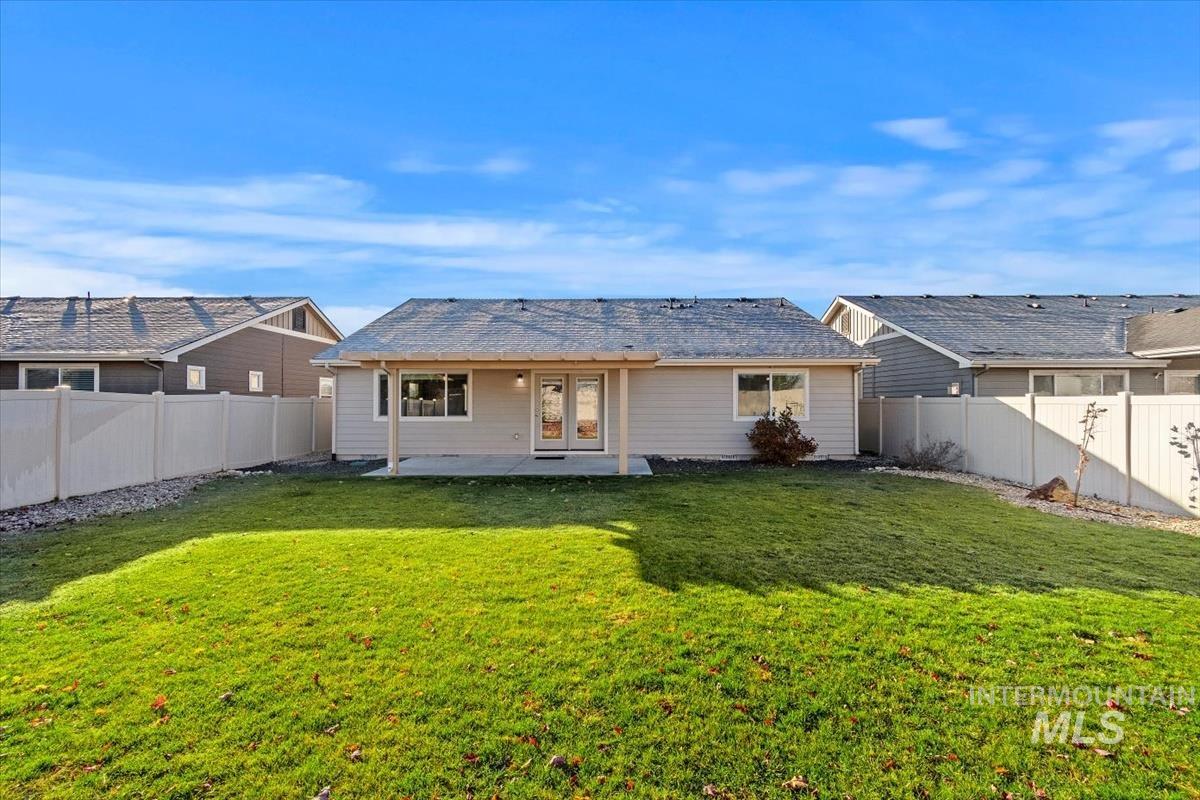 5584 W Los Flores St. Property Photo 7