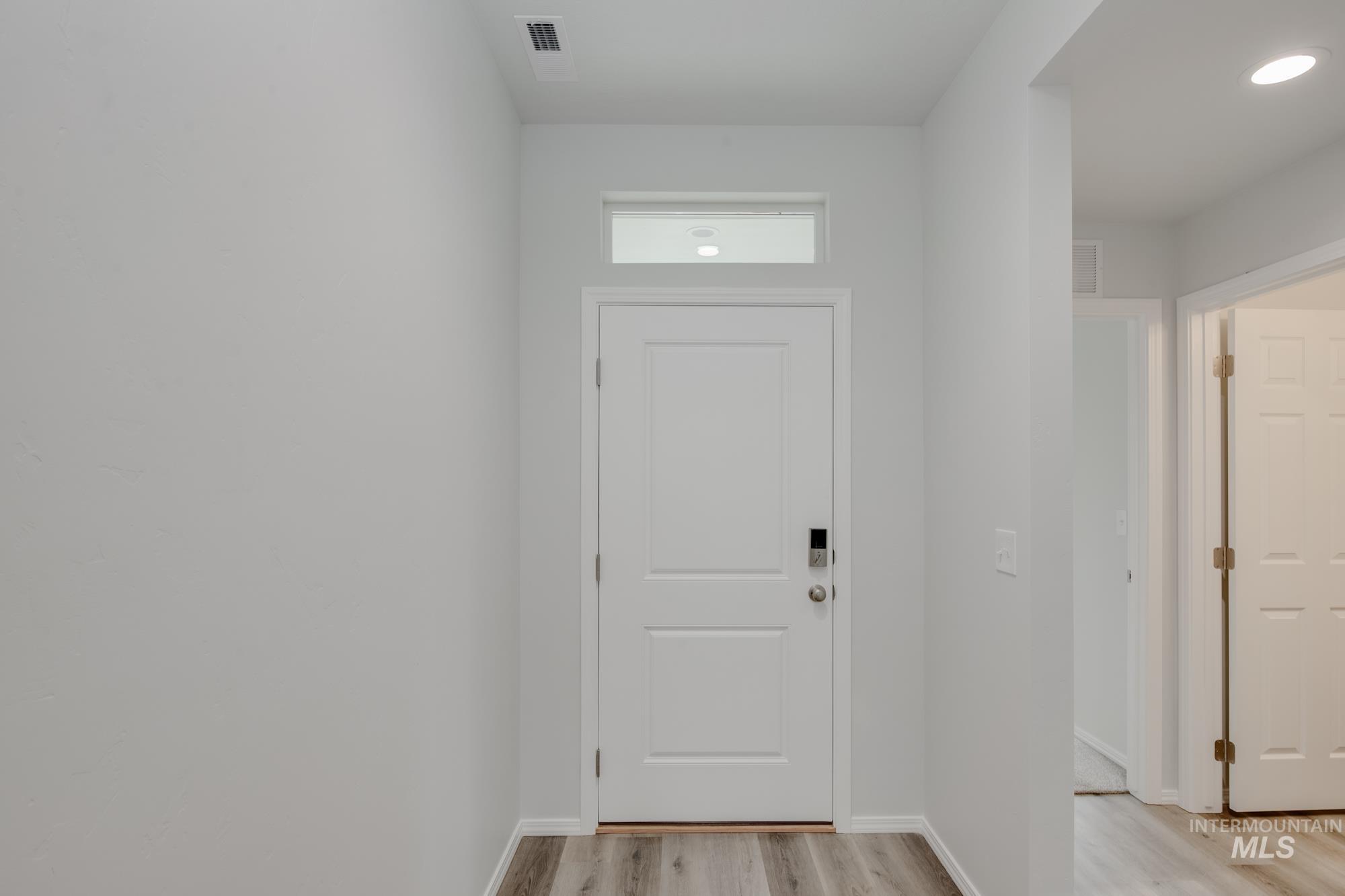 728 W Smoky Quartz St Property Photo 2