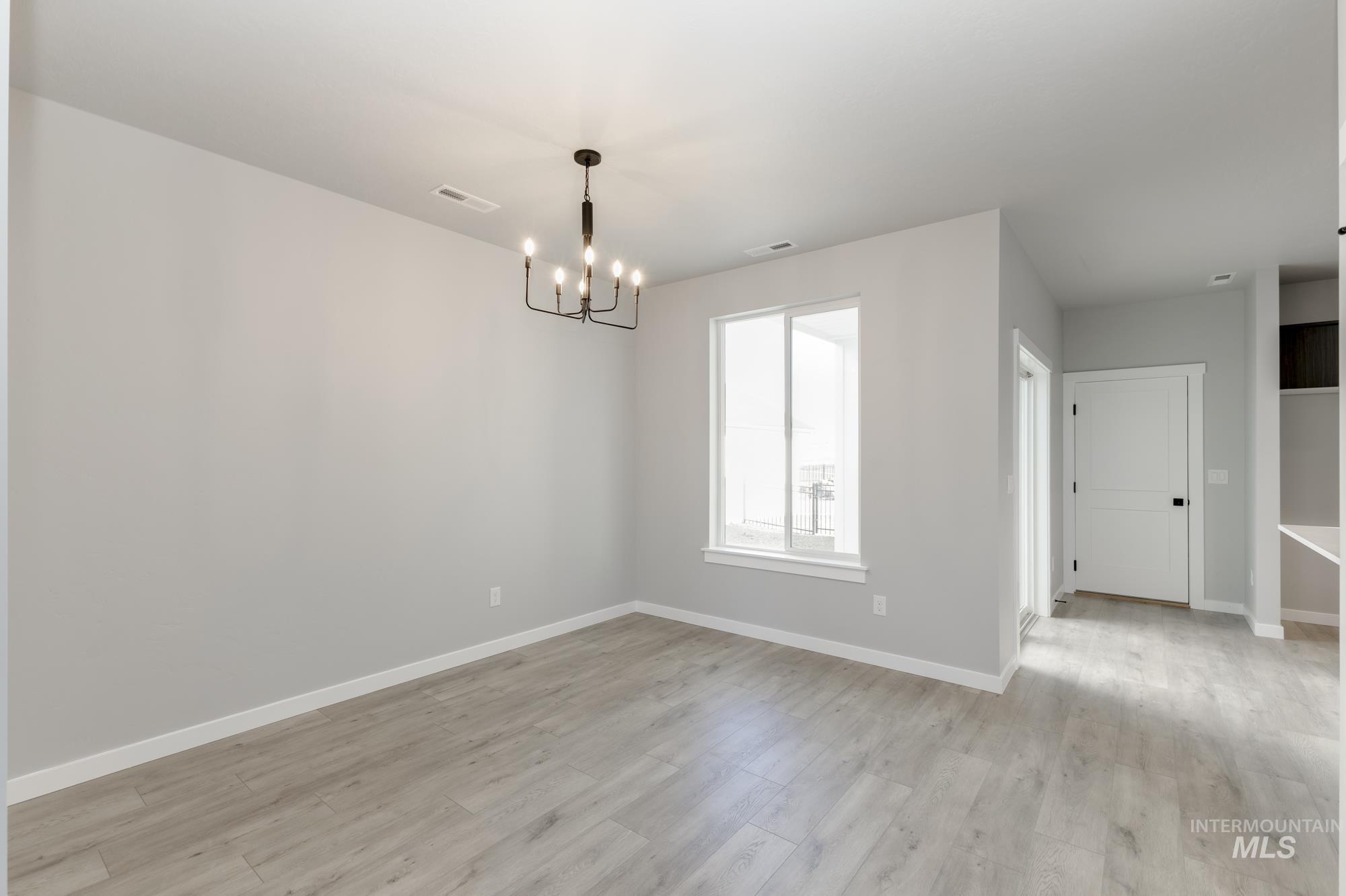 6958 S Cheyenne Ave Property Photo 4