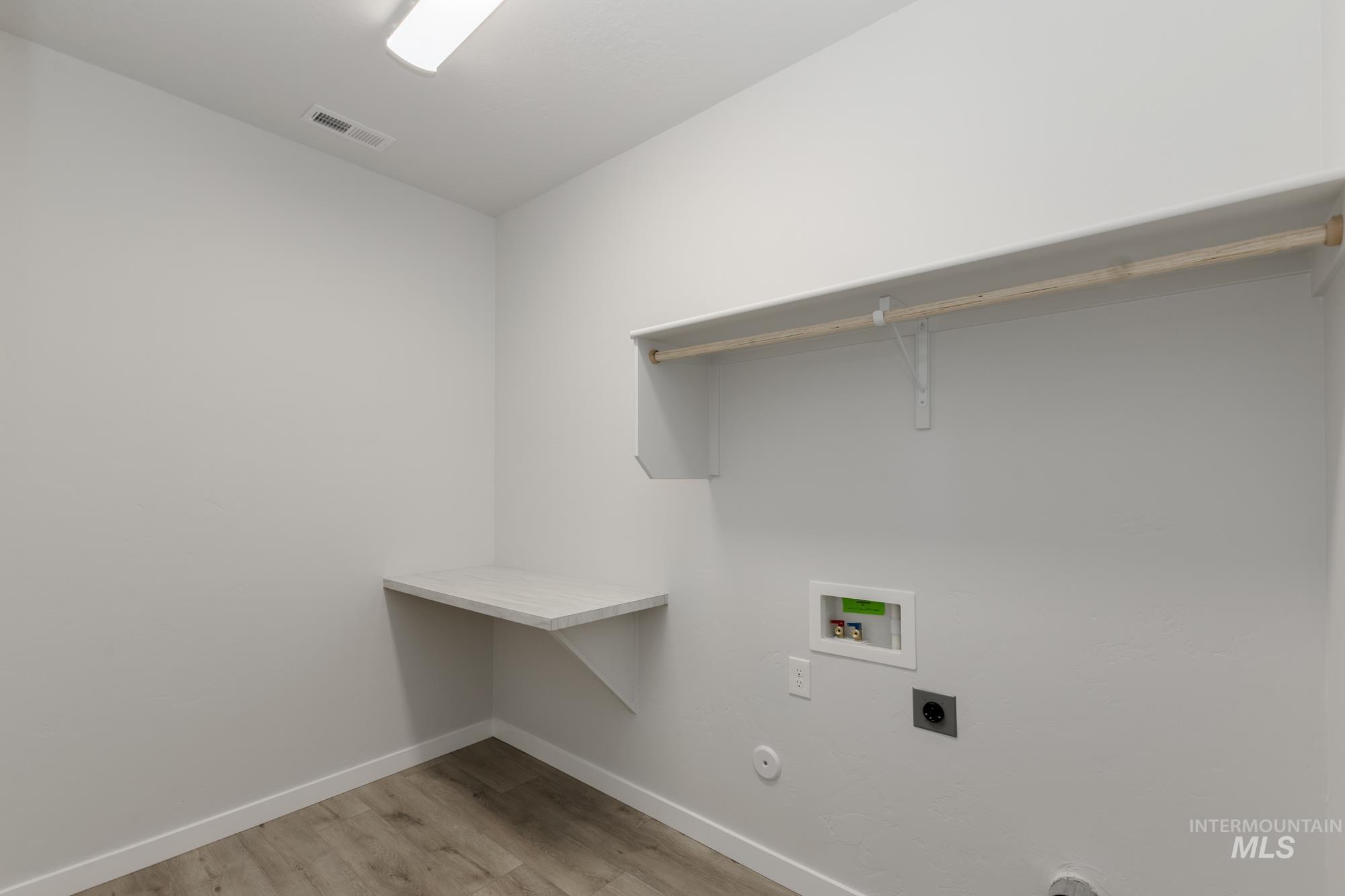 6966 S Cheyenne Ave Property Photo 8