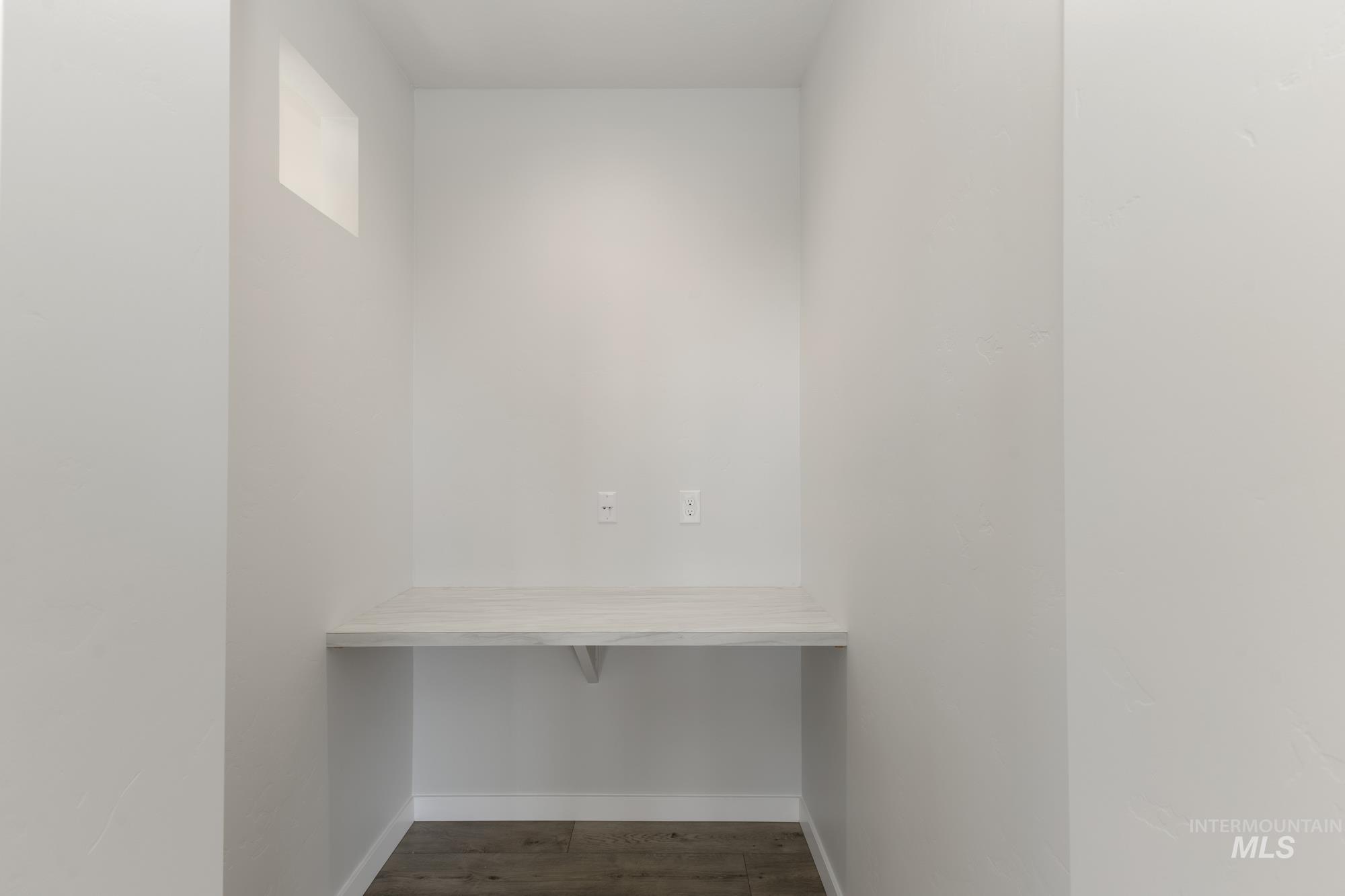 6966 S Cheyenne Ave Property Photo 10