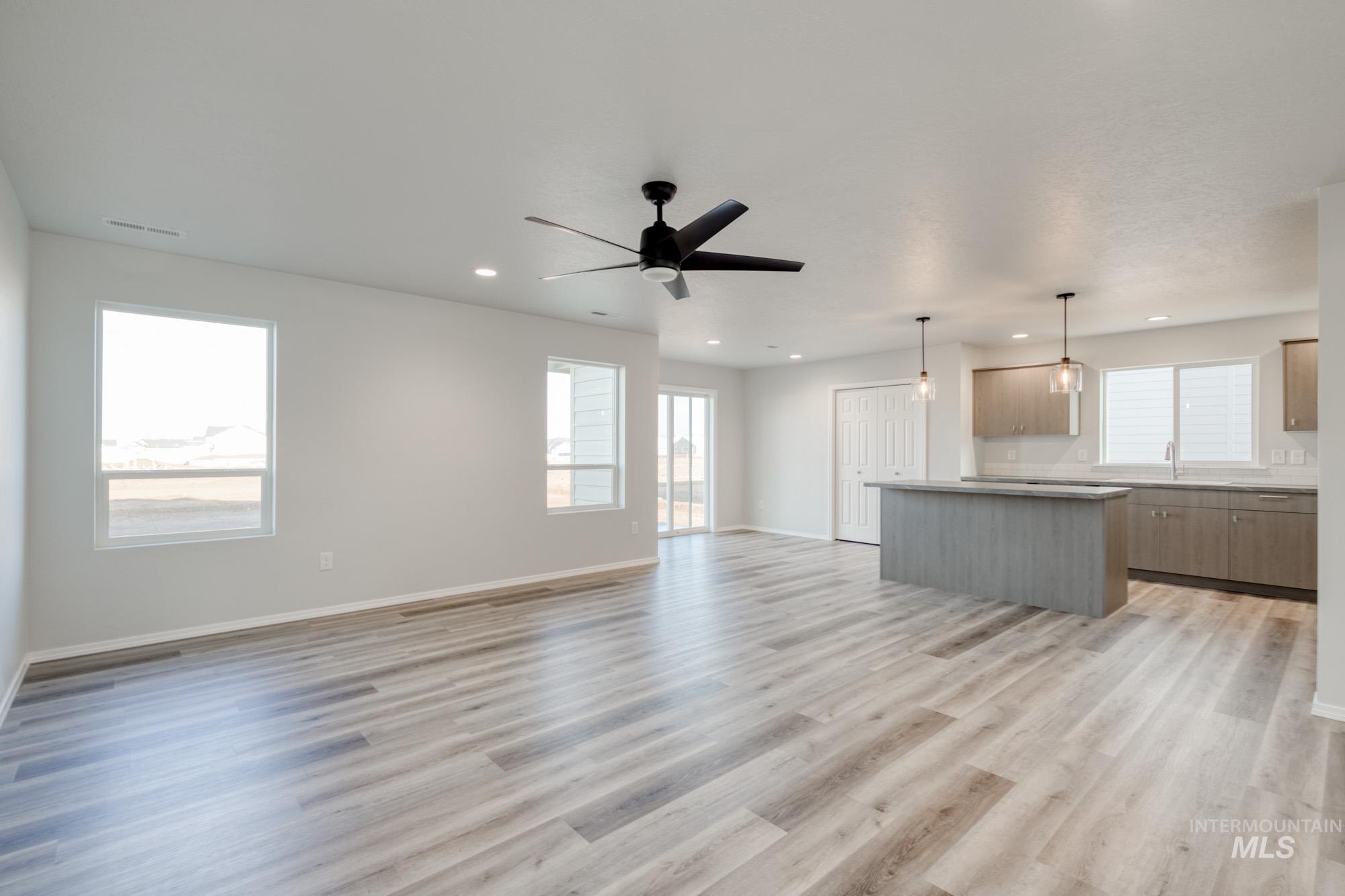 11195 W Windmill Way Property Photo 11