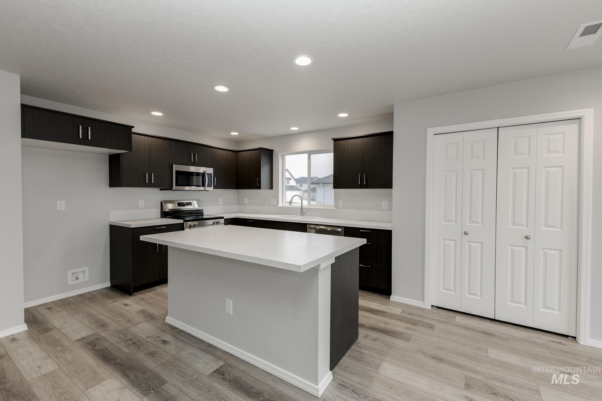 14871 N Fishing Creek Ave Property Photo 4