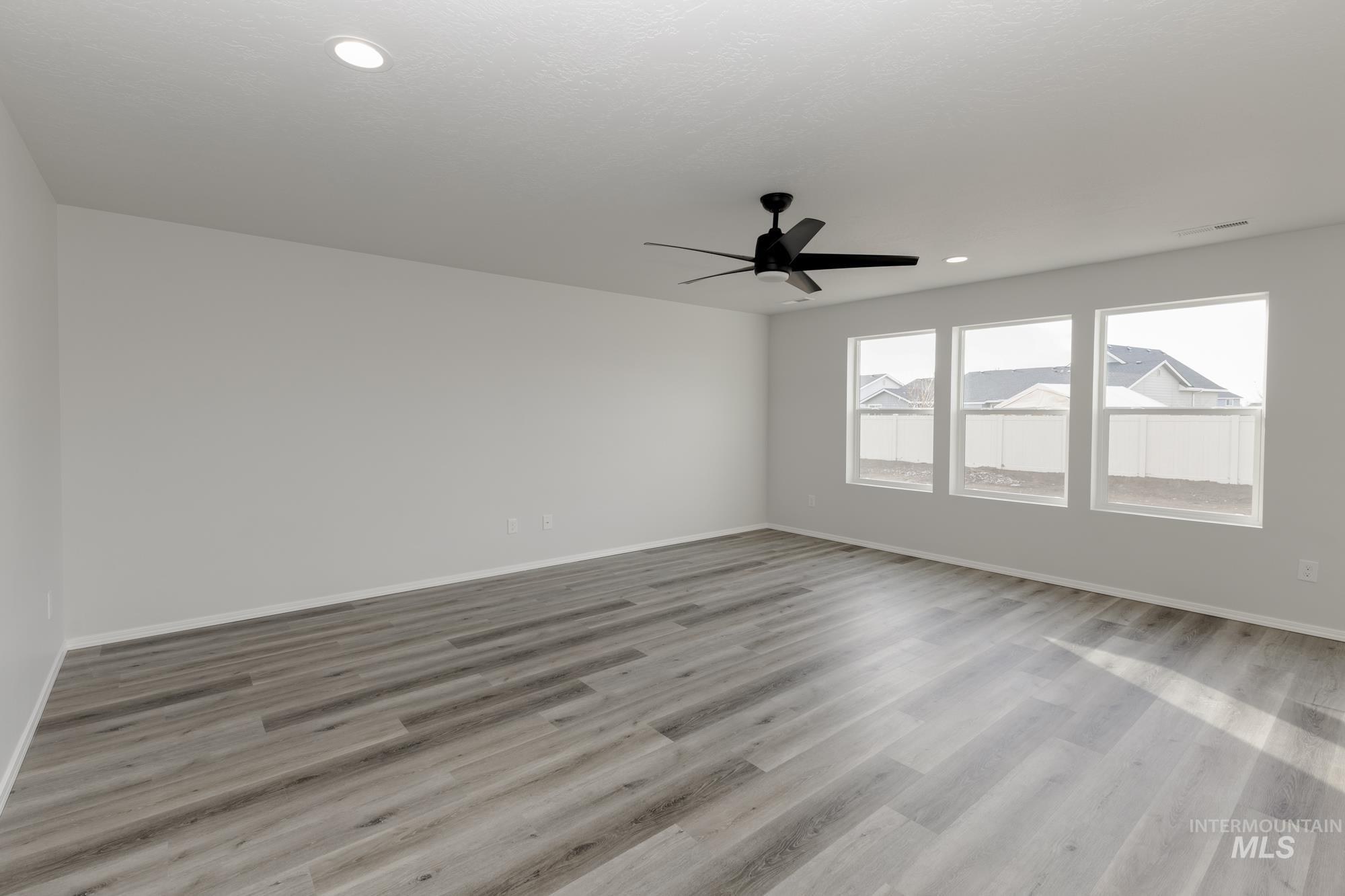 14847 N Fishing Creek Ave Property Photo 4
