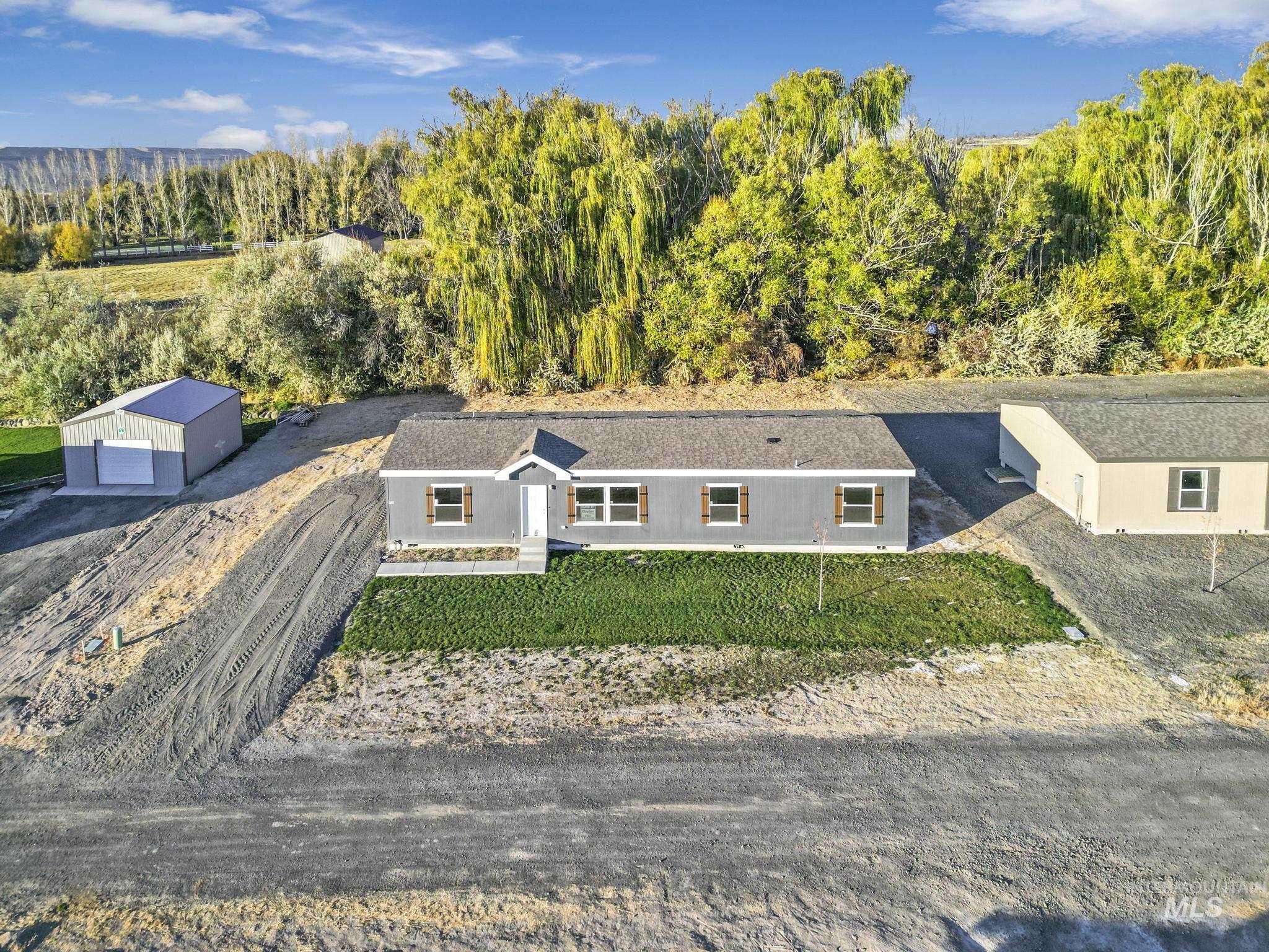 151 Sunset Dr N Property Photo 4