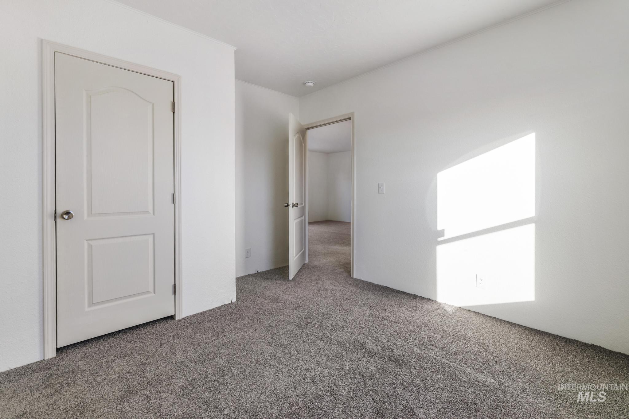 151 Sunset Dr N Property Photo 26