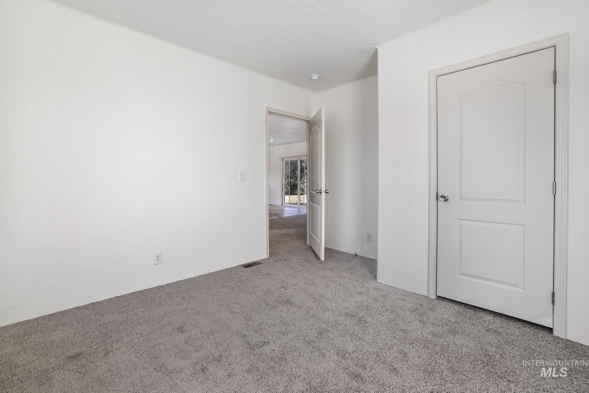 151 Sunset Dr N Property Photo 29