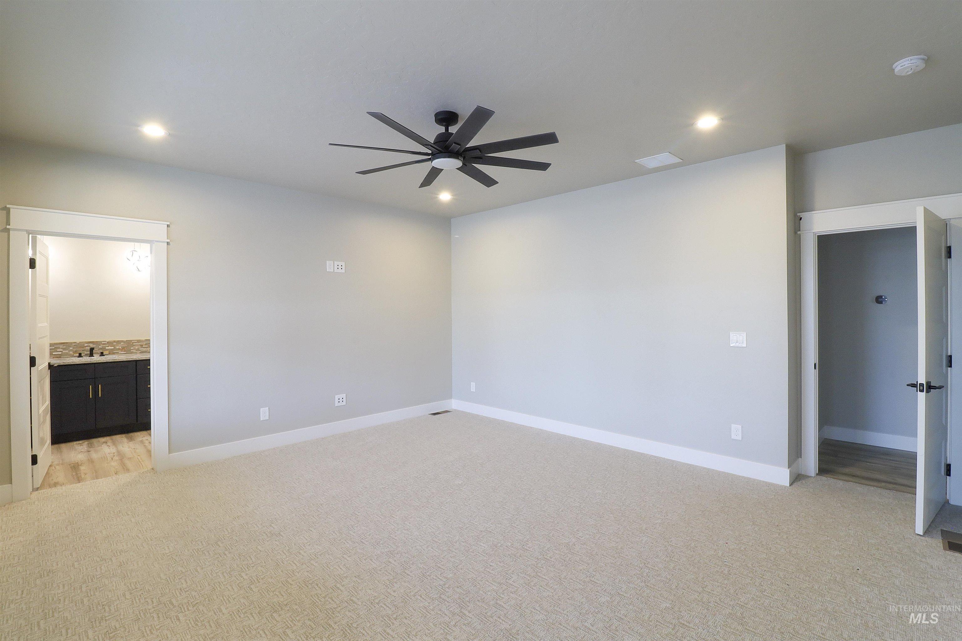 734 W Contender Property Photo 12