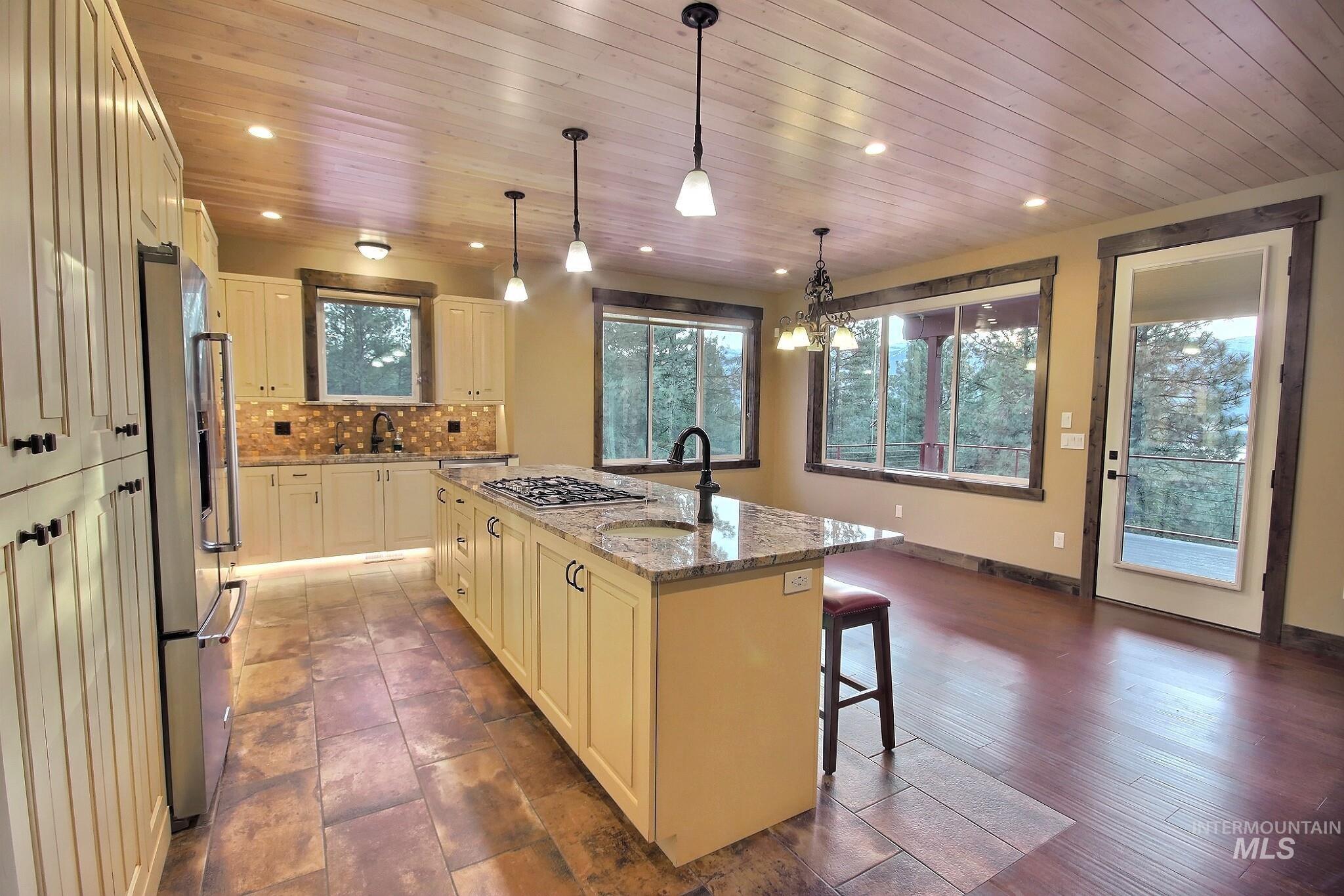 1286 Shore Drive Property Photo 3