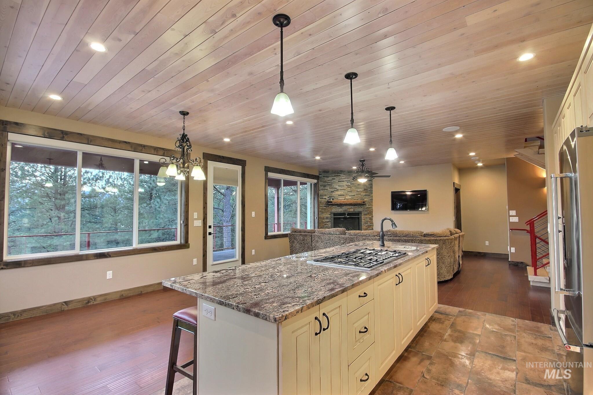 1286 Shore Drive Property Photo 4