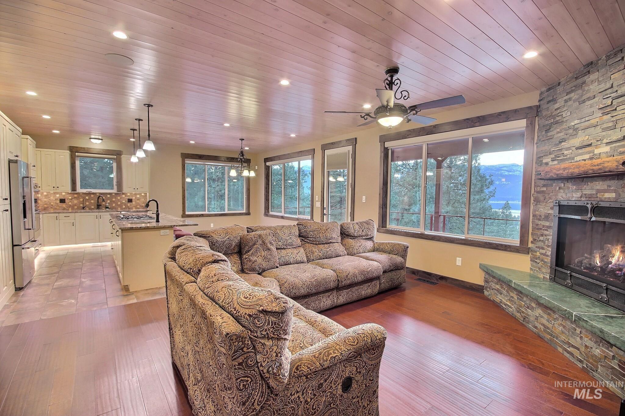1286 Shore Drive Property Photo 7