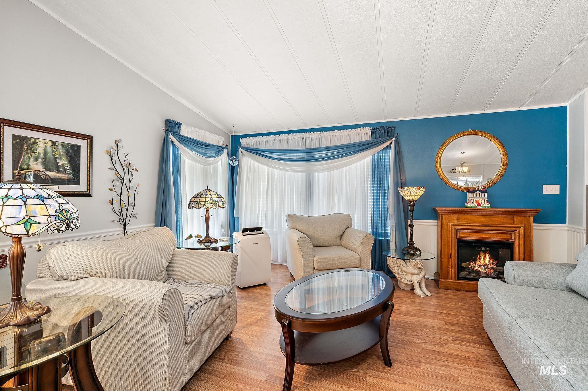 7098 Royal Glen Property Photo 6