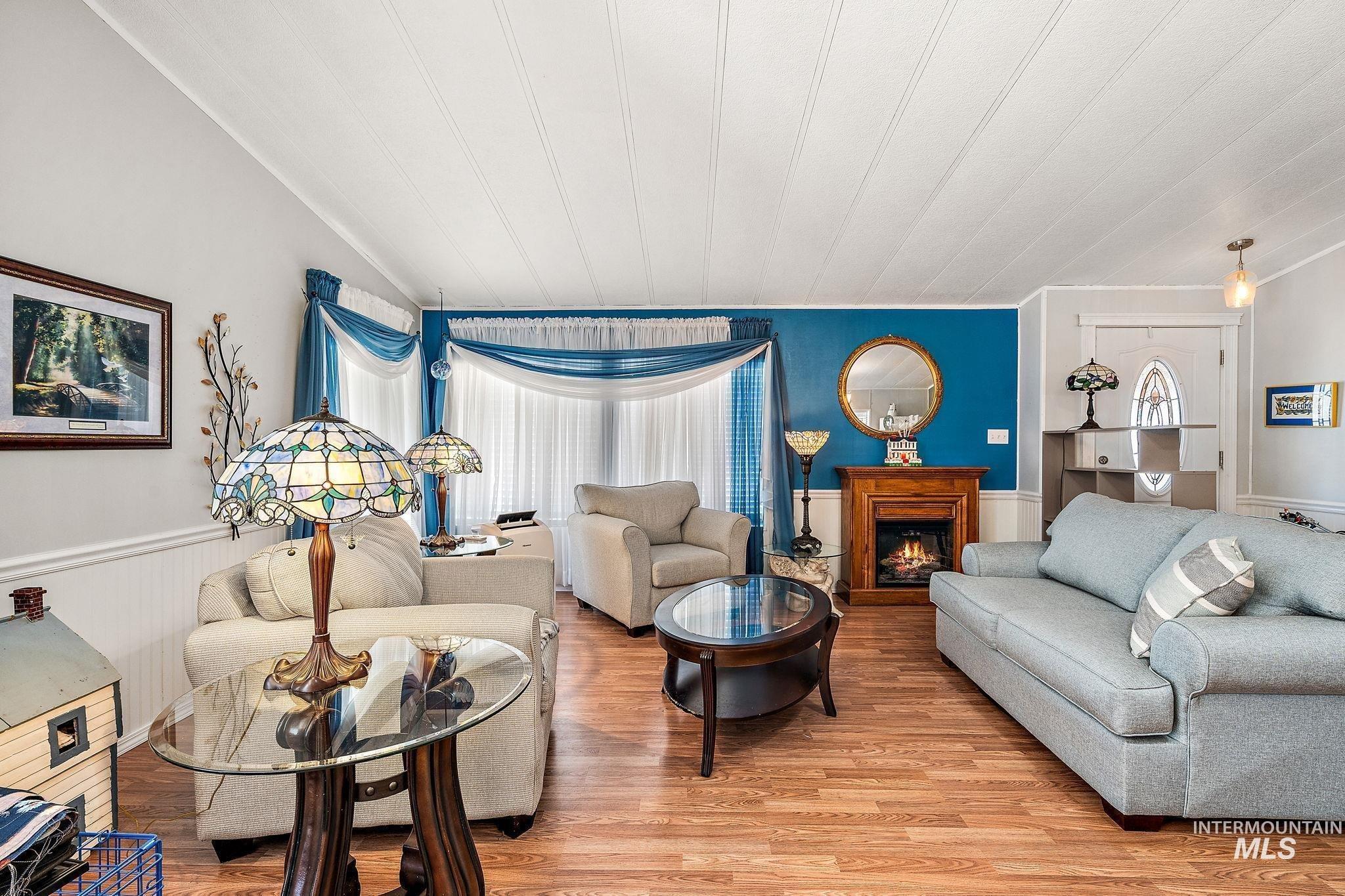 7098 Royal Glen Property Photo 7