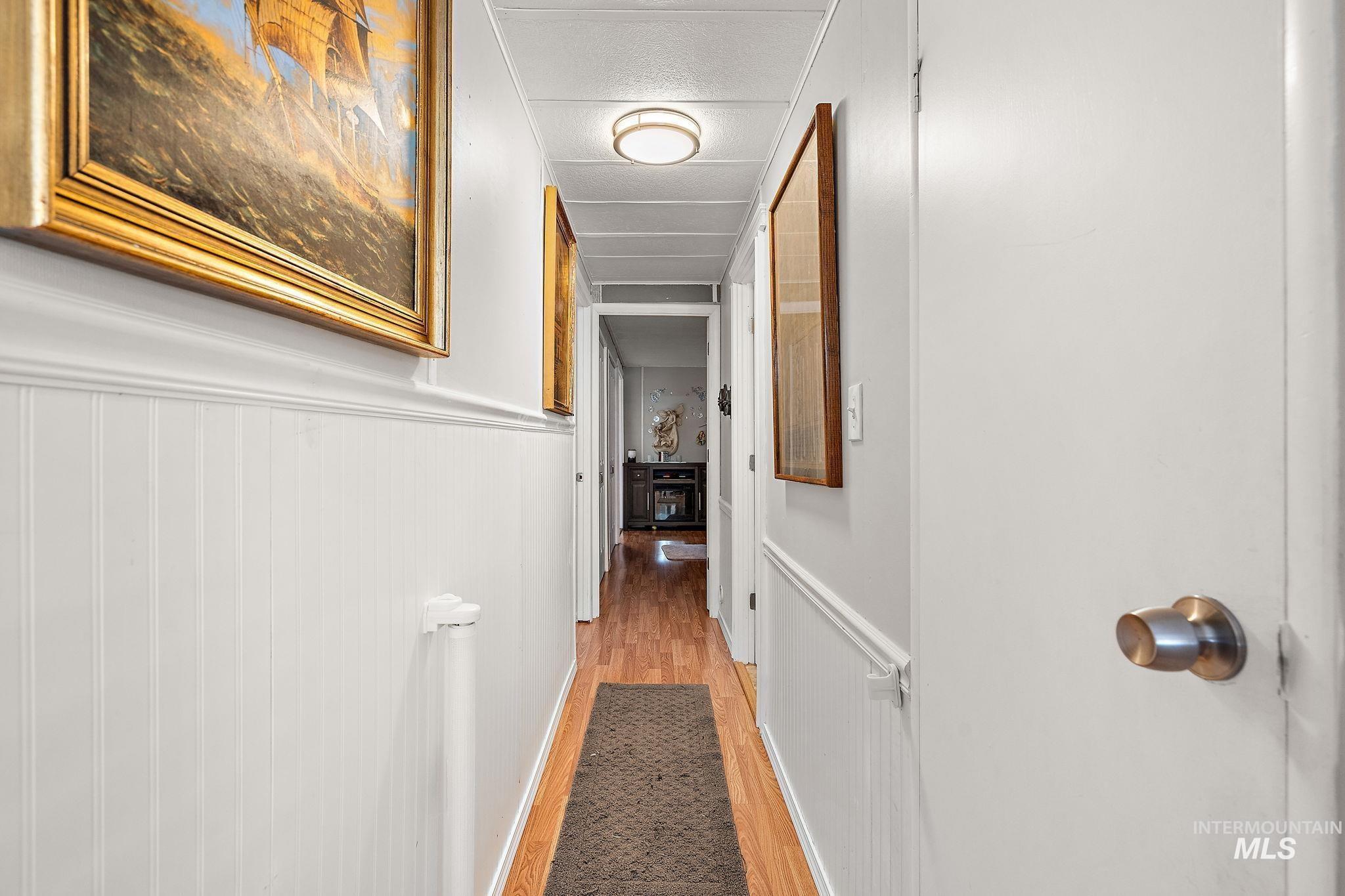 7098 Royal Glen Property Photo 9