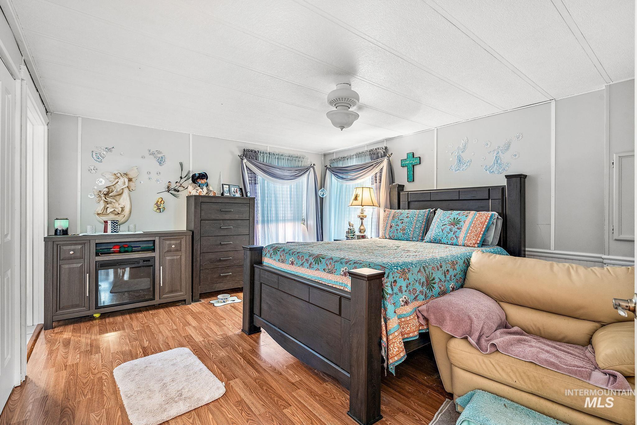 7098 Royal Glen Property Photo 13