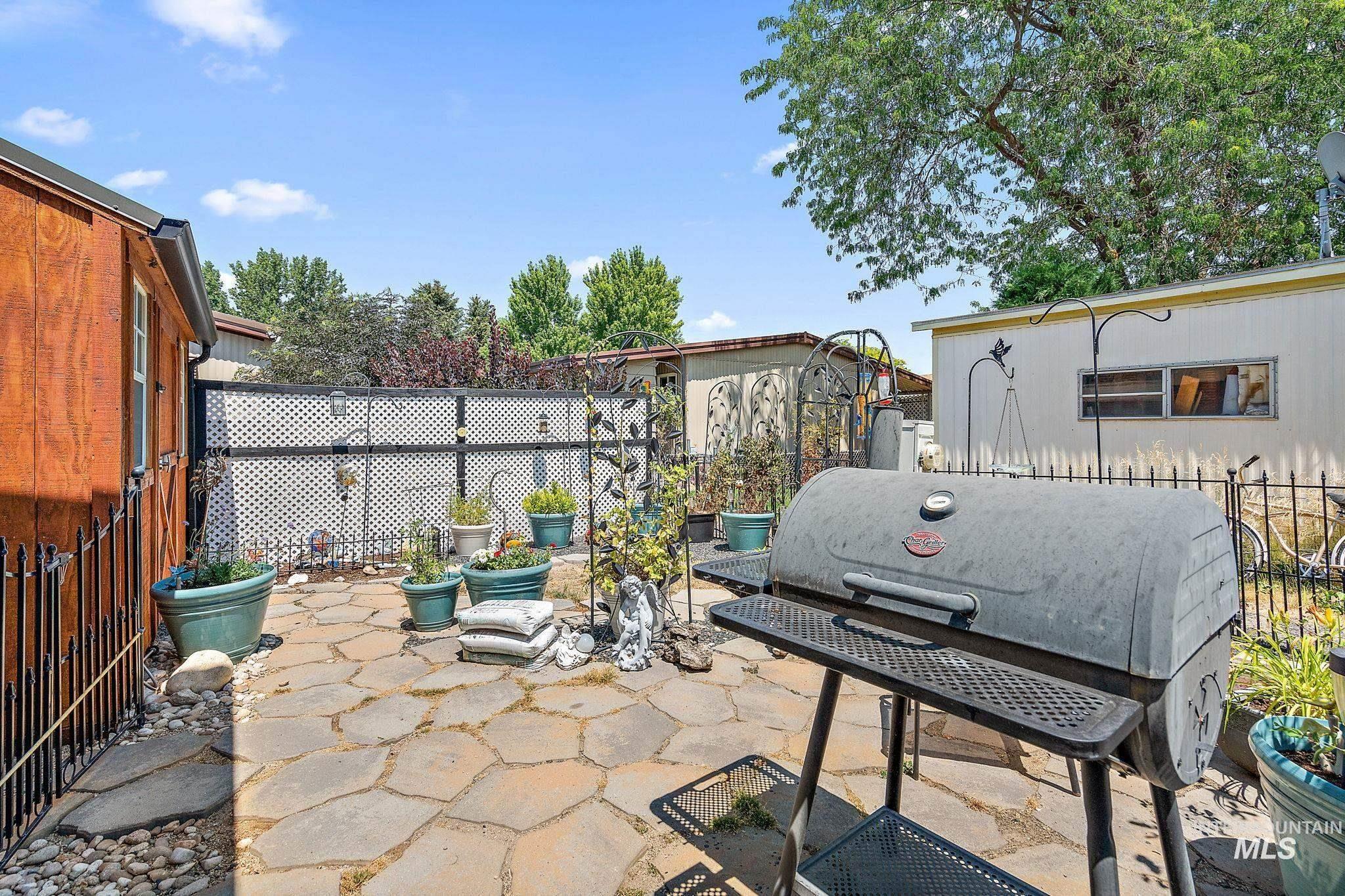 7098 Royal Glen Property Photo 19