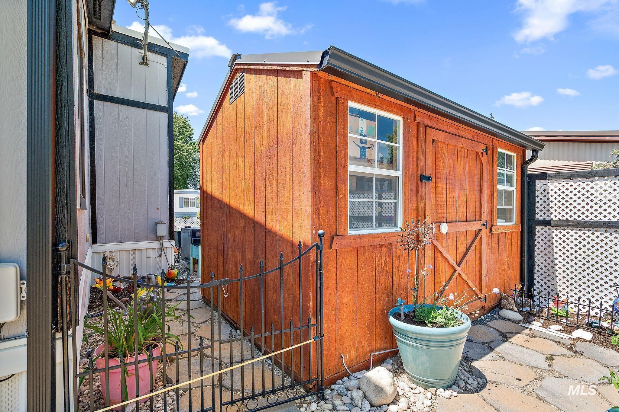7098 Royal Glen Property Photo 21