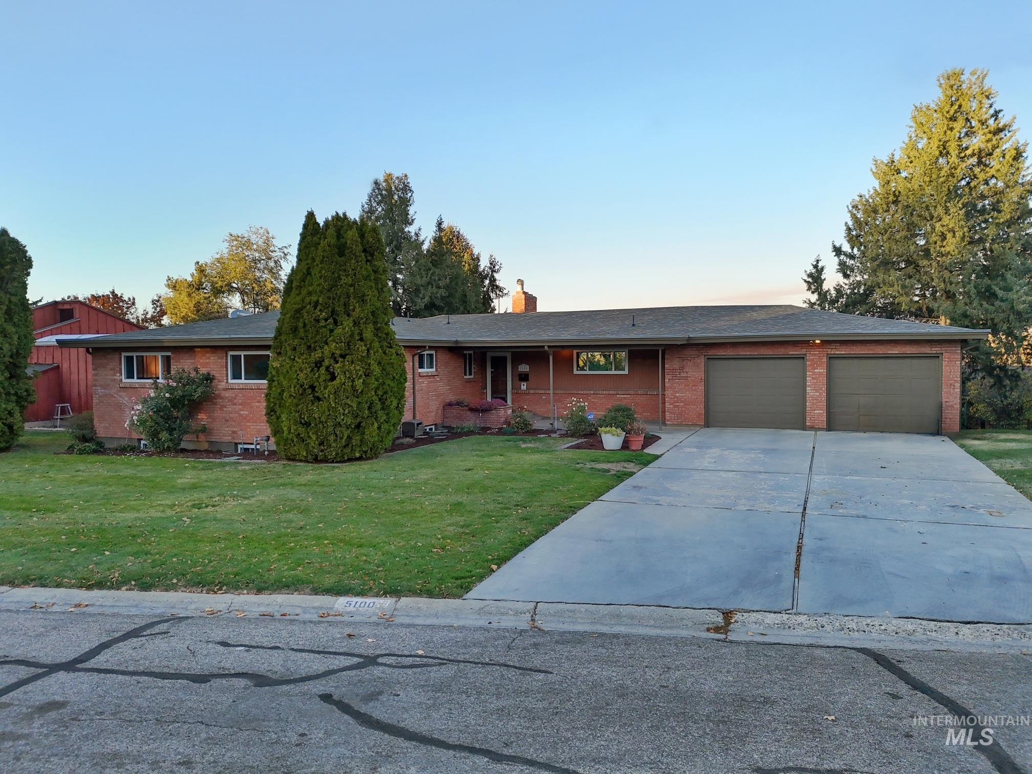 5100 W Bel Air St Property Photo 1