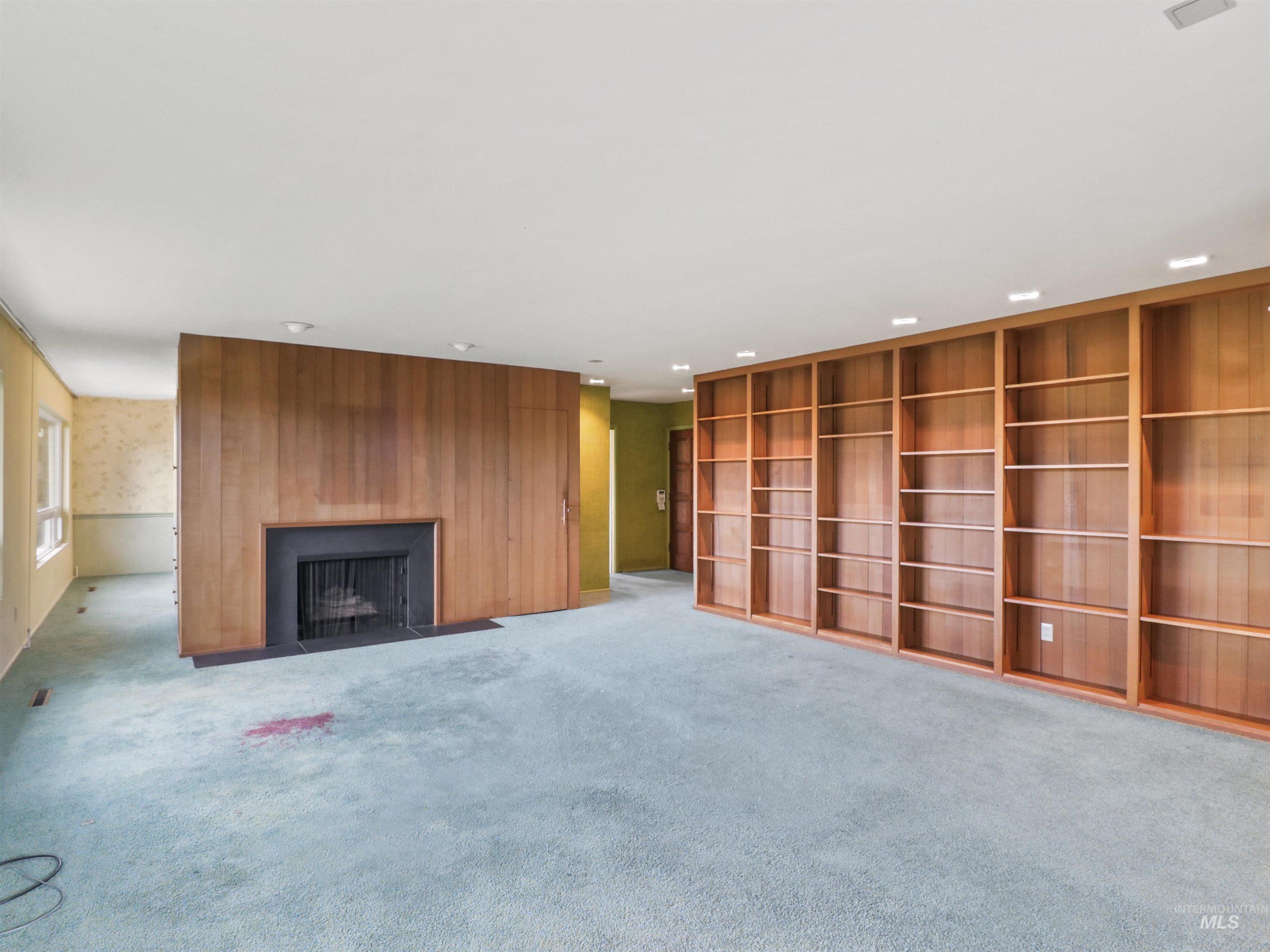 5100 W Bel Air St Property Photo 9