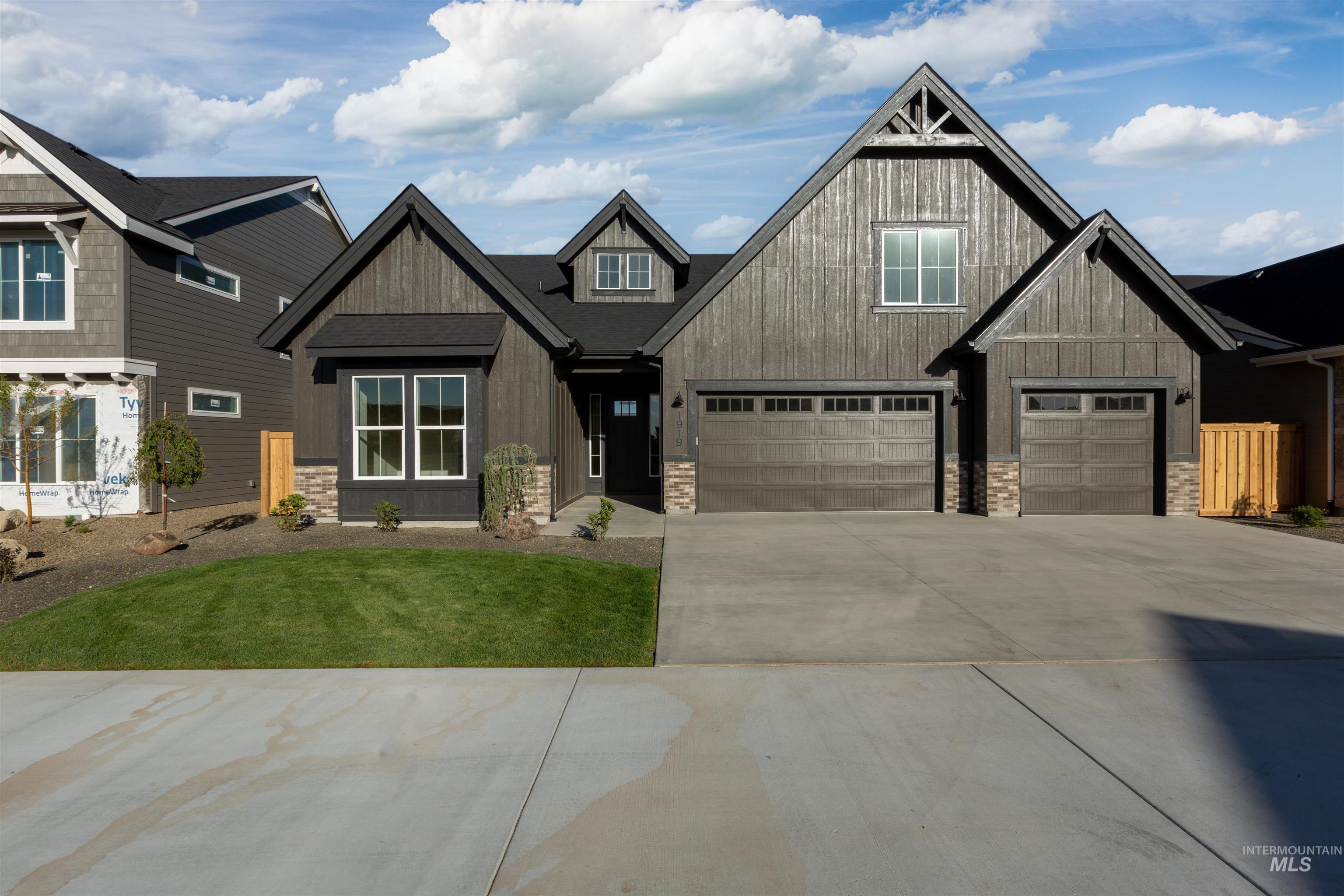 6620 S Mountaintop Way Property Photo 1