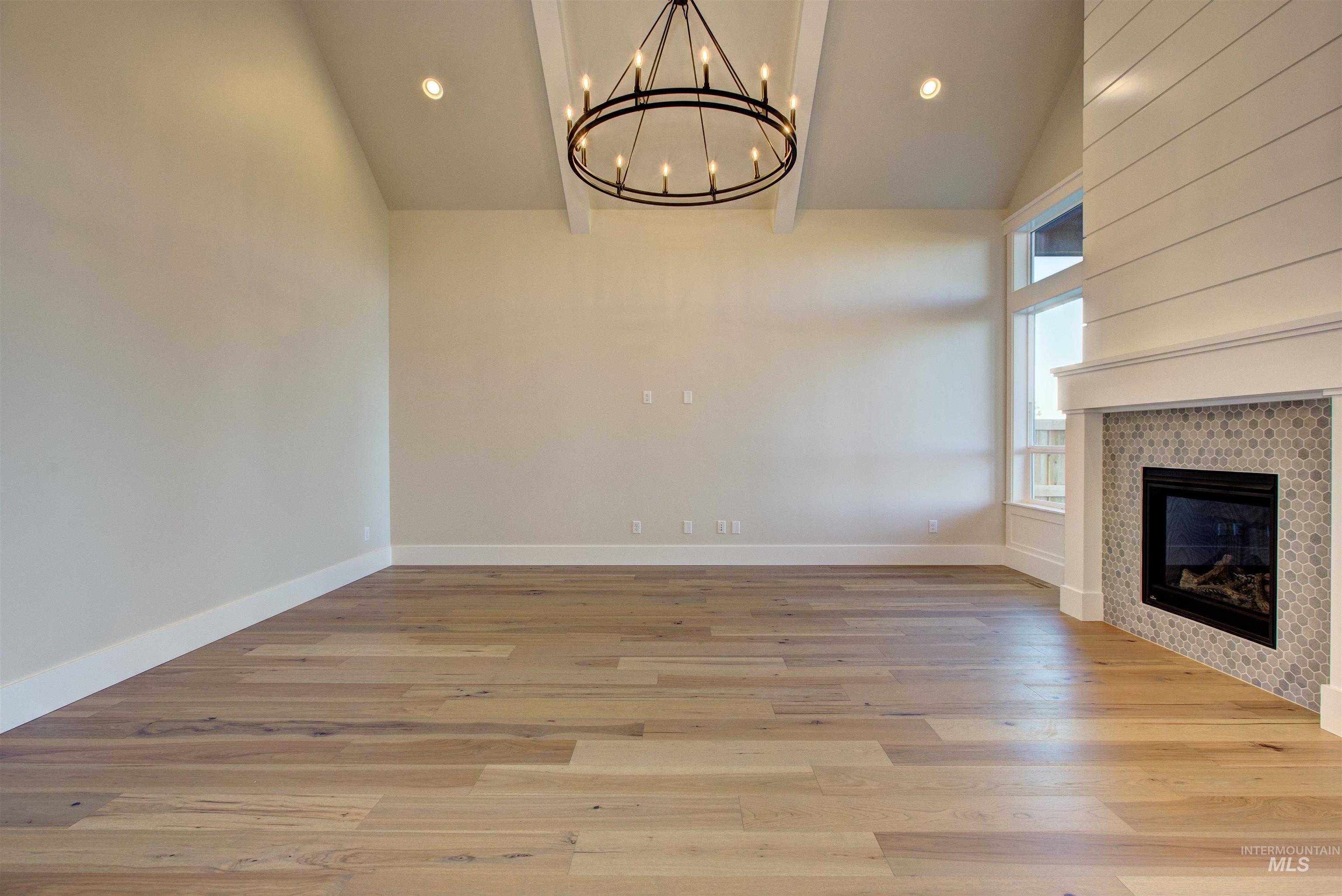 6620 S Mountaintop Way Property Photo 8