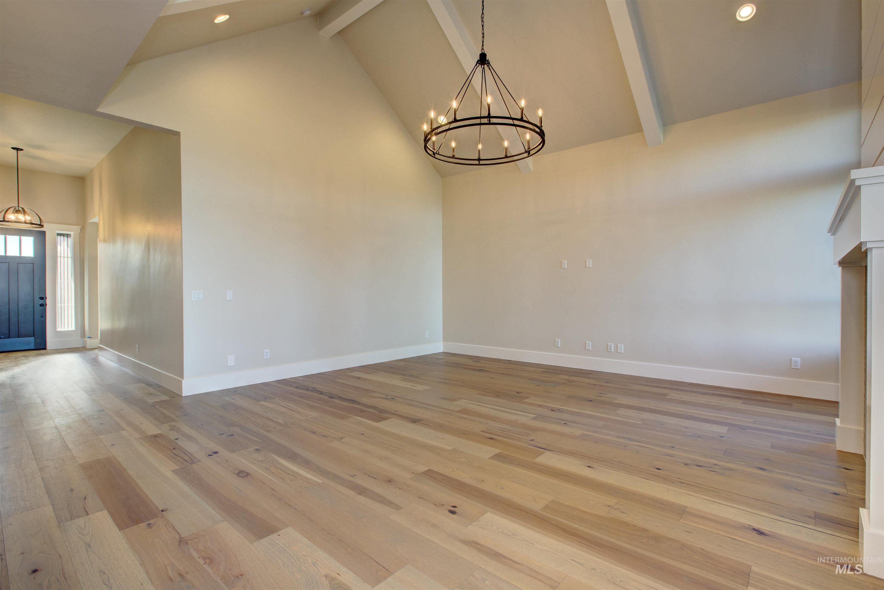 6620 S Mountaintop Way Property Photo 9