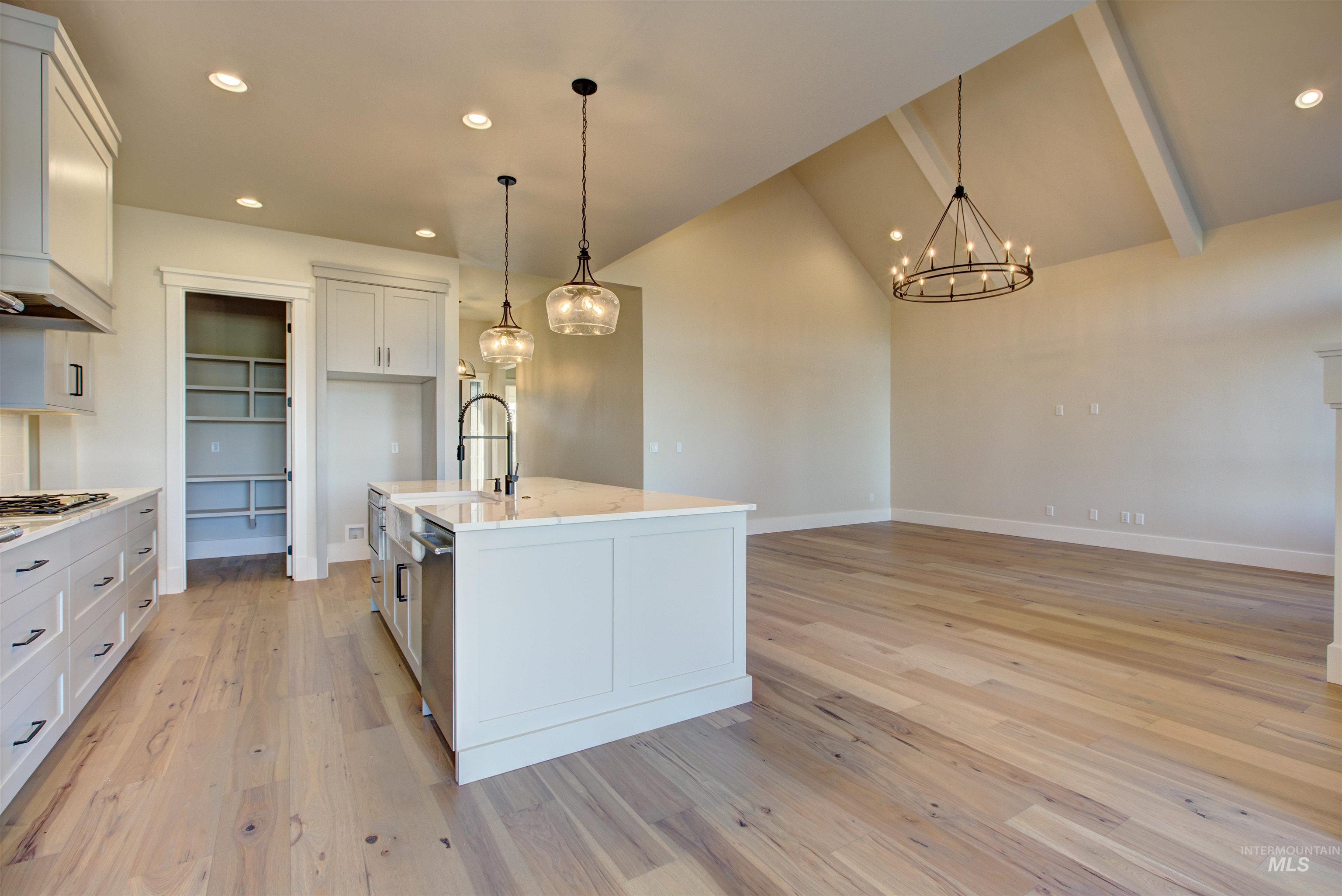 6620 S Mountaintop Way Property Photo 18