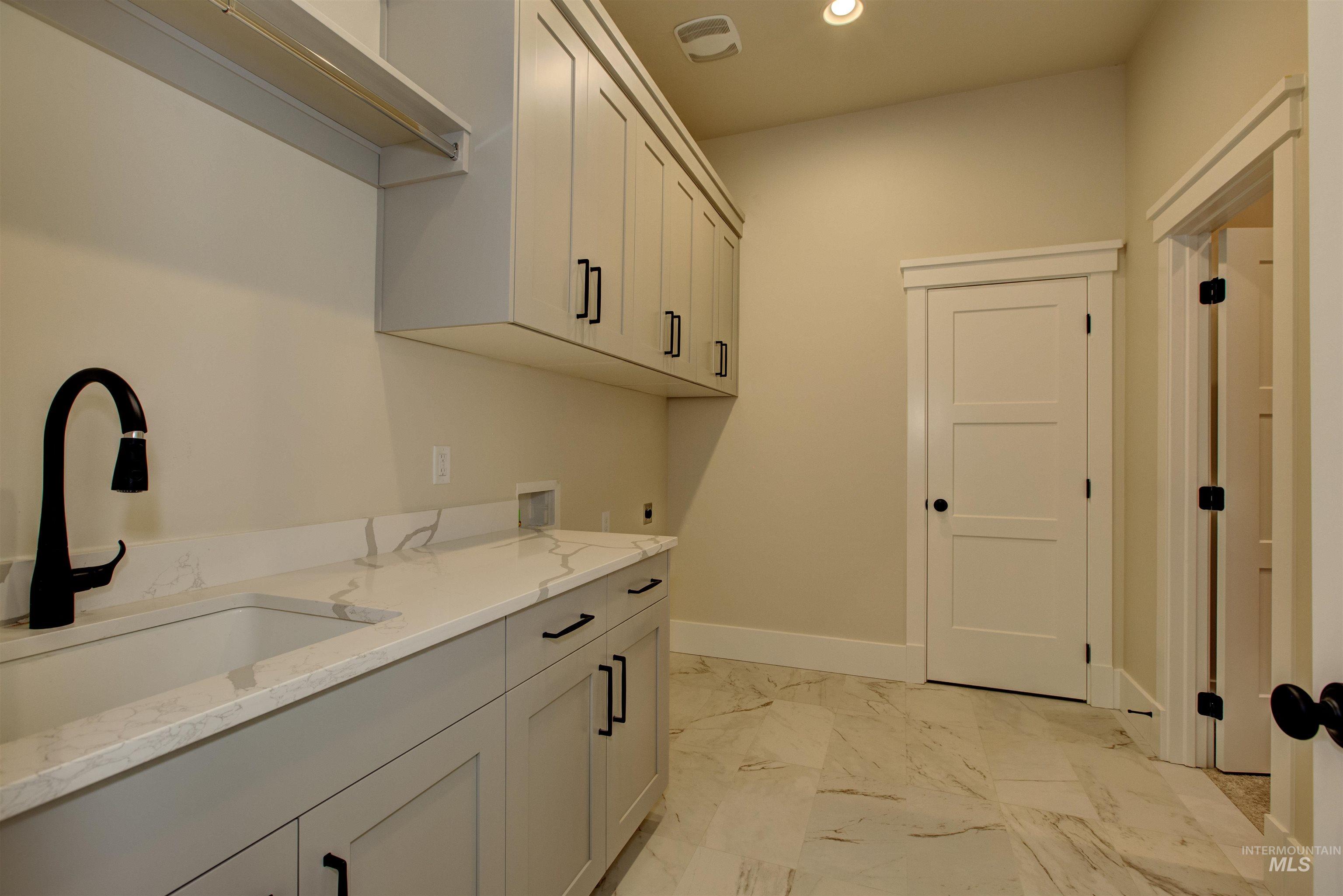 6620 S Mountaintop Way Property Photo 29