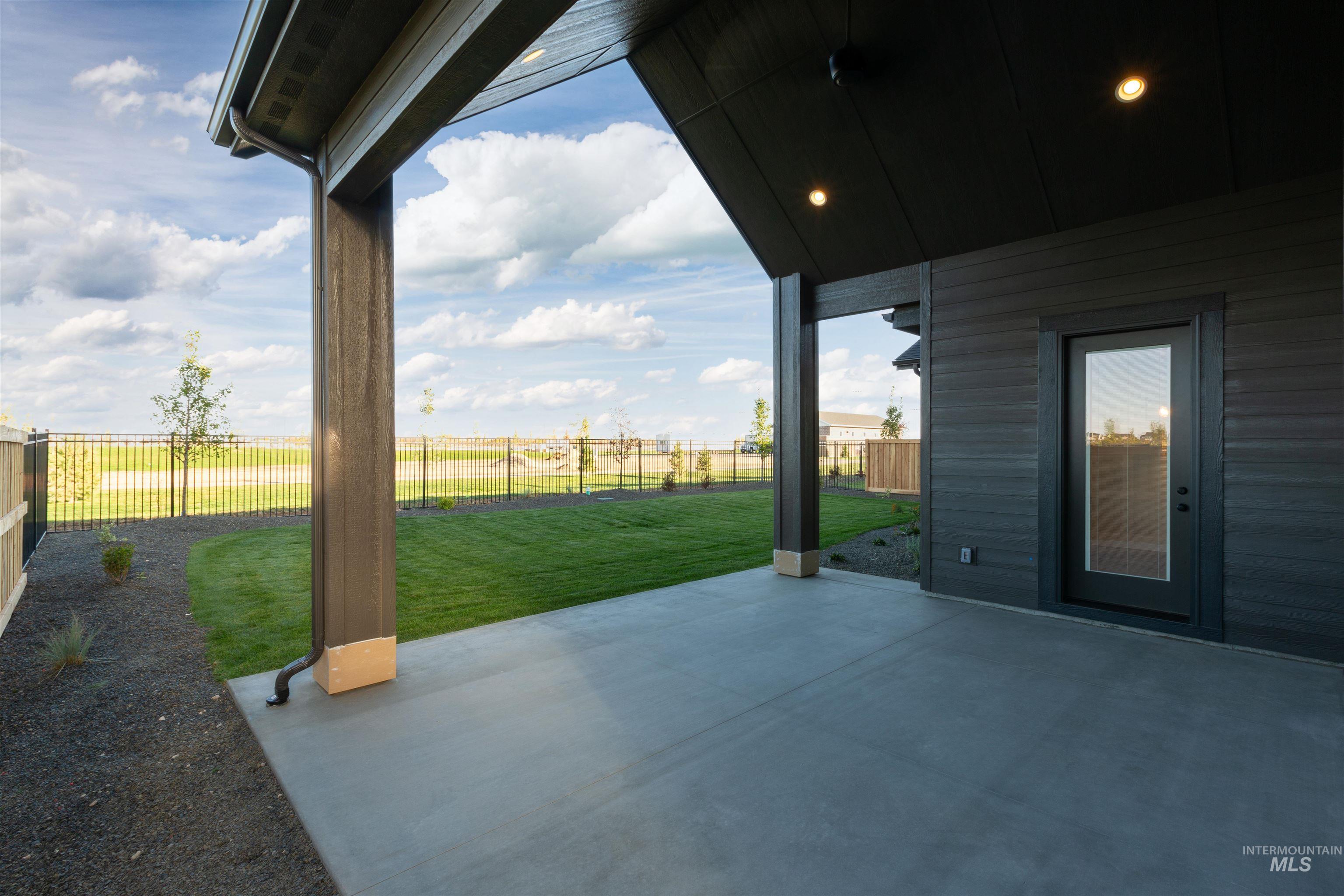 6620 S Mountaintop Way Property Photo 32