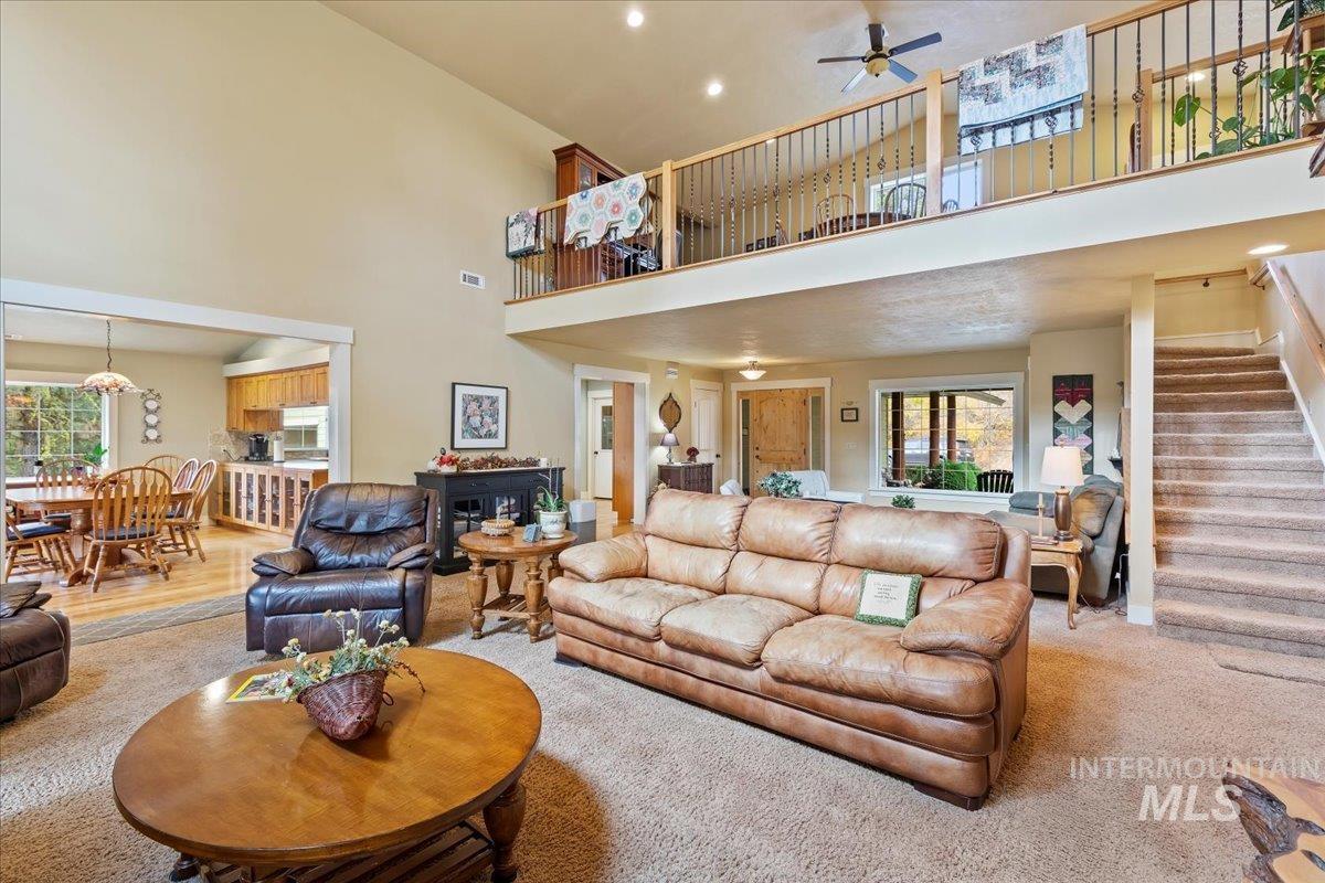 14 White Mesa Property Photo 7