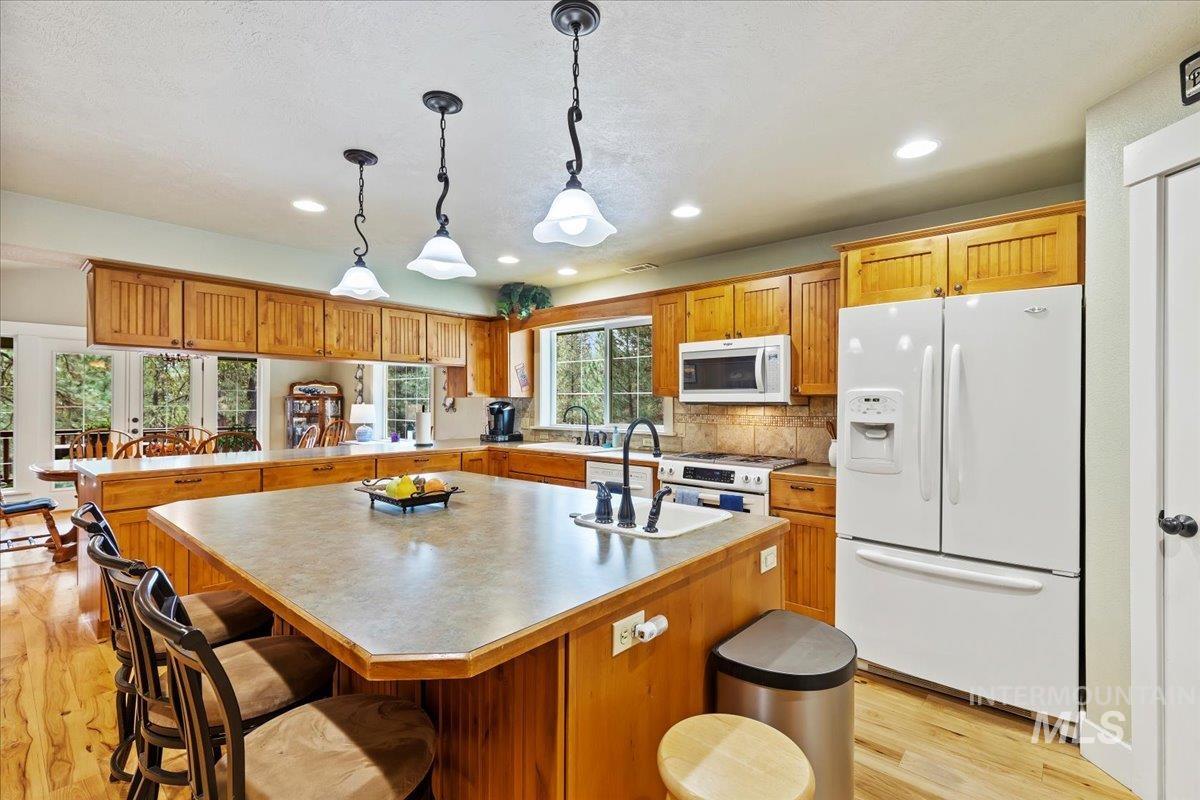 14 White Mesa Property Photo 15