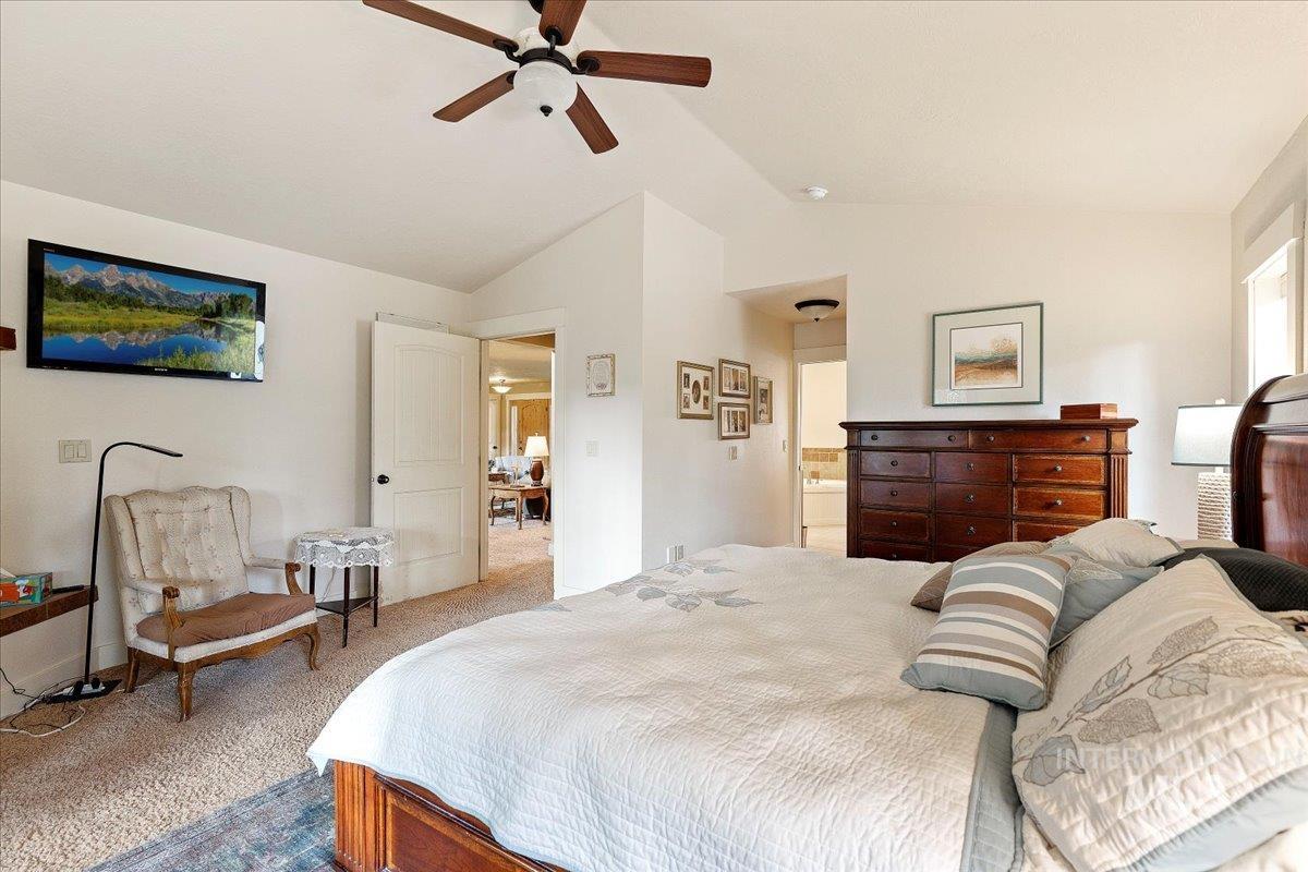 14 White Mesa Property Photo 20