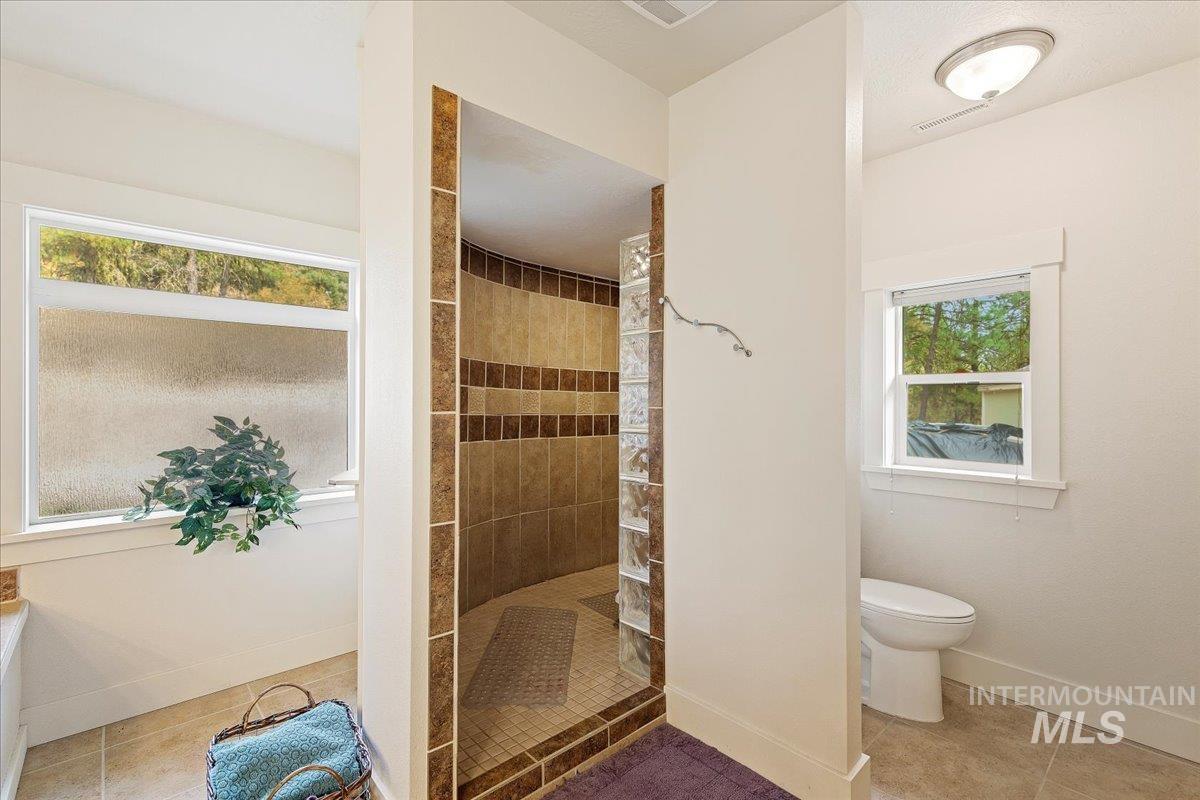 14 White Mesa Property Photo 27