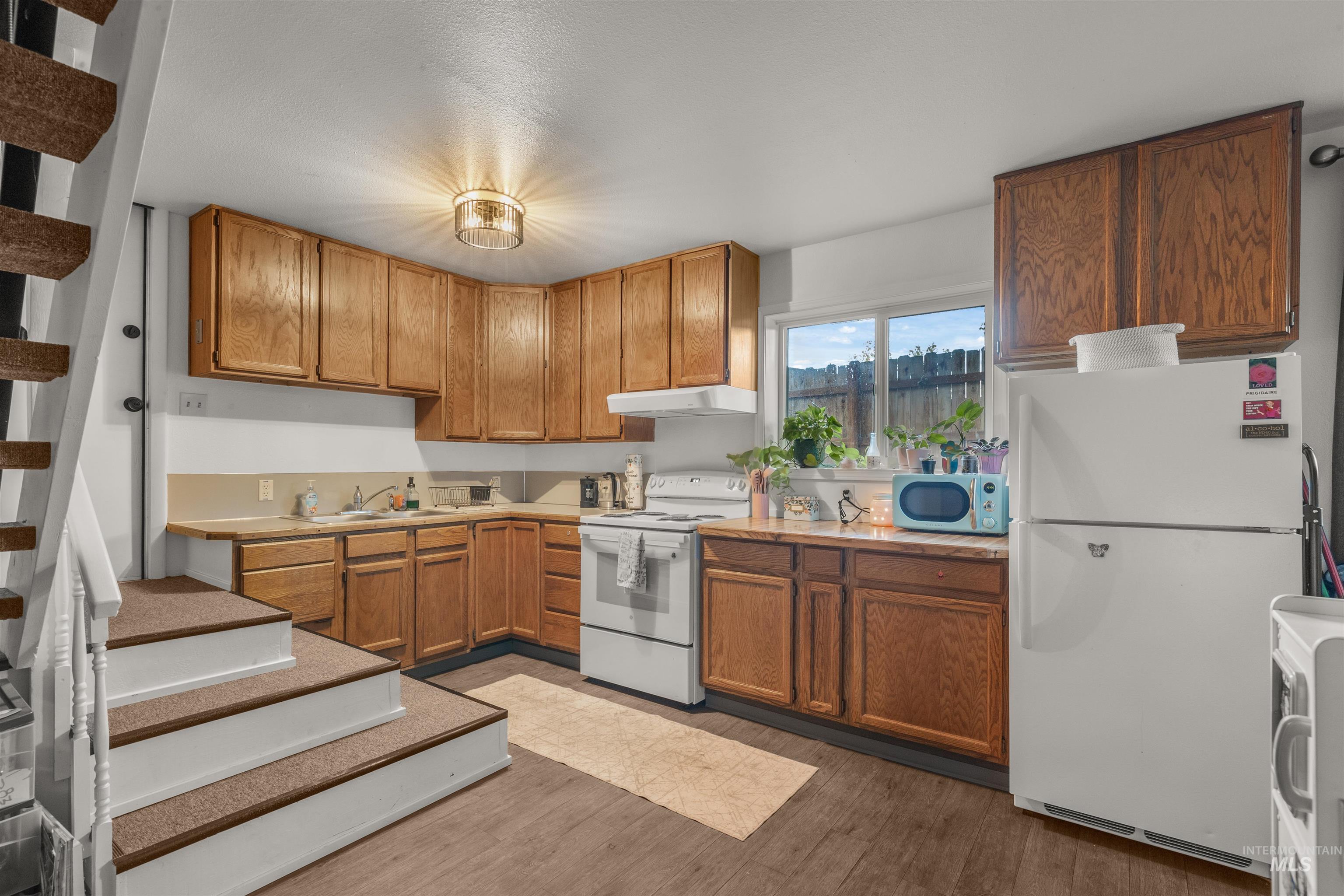 1380 Elm Street Property Photo 3