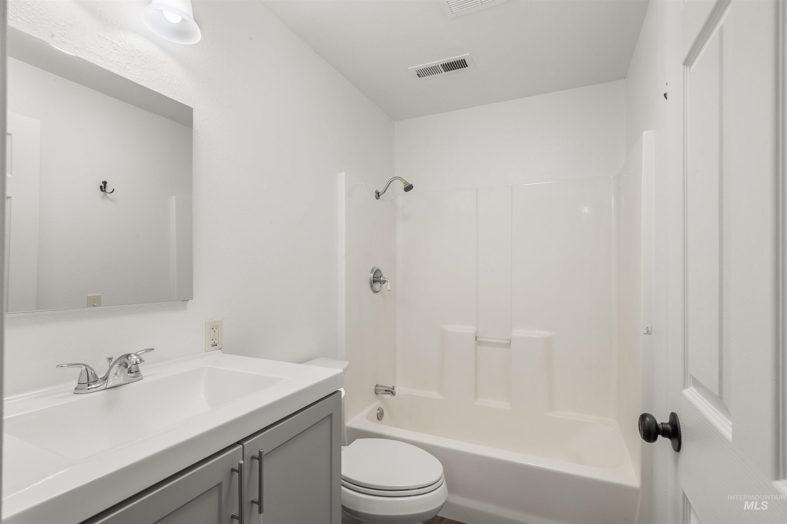 1380 Elm Street Property Photo 24
