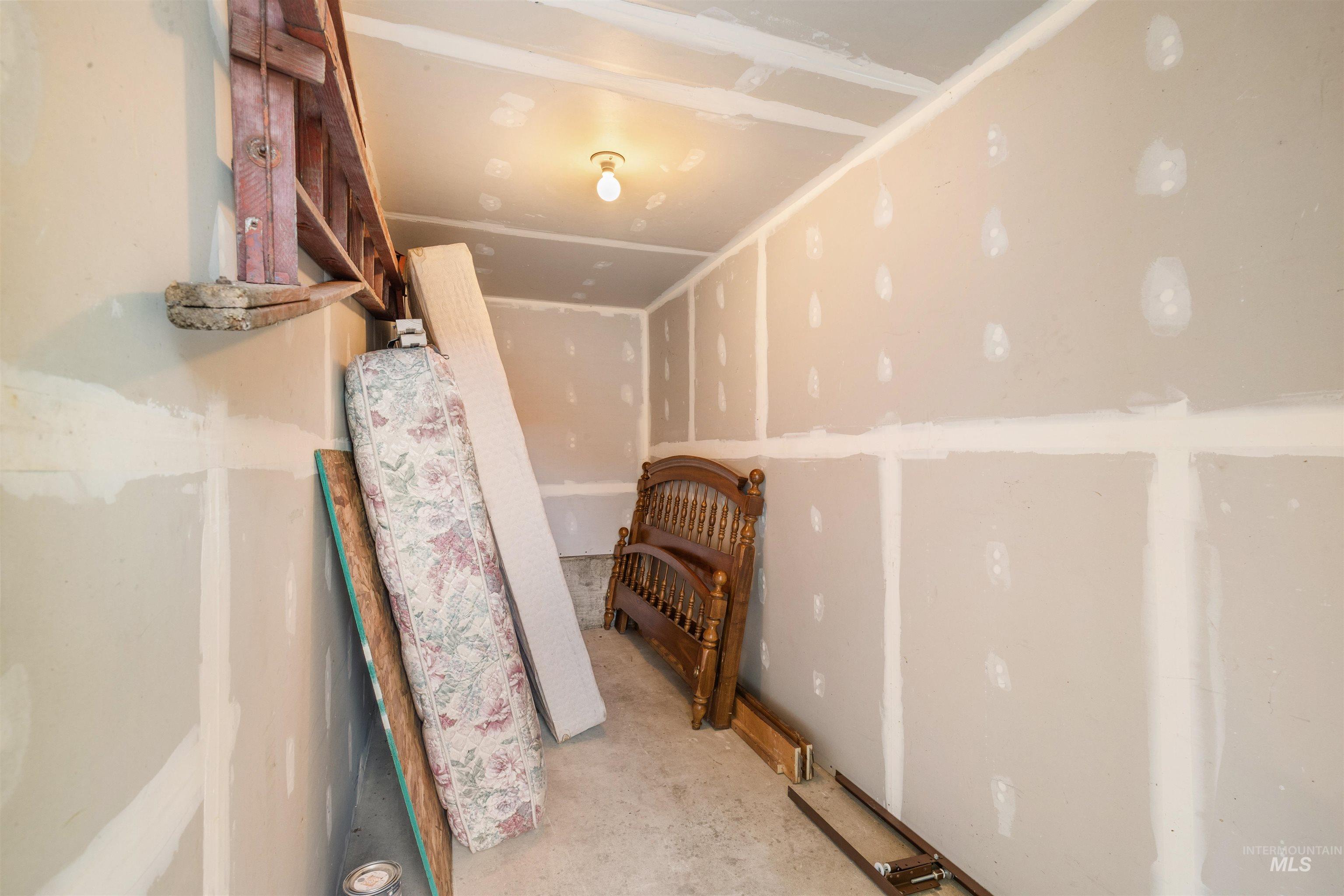 1380 Elm Street Property Photo 39
