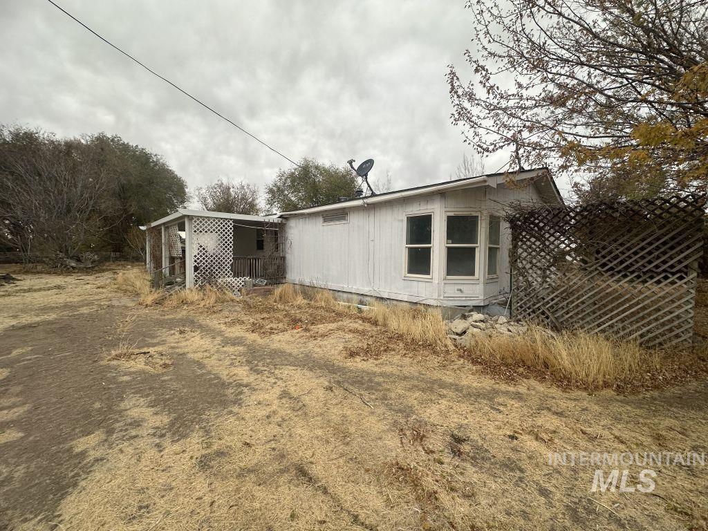 103 Ne Menagerie Property Photo 4