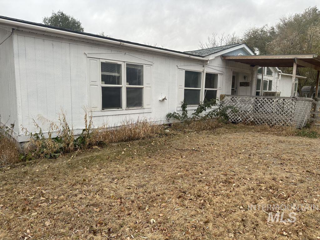 103 Ne Menagerie Property Photo 5