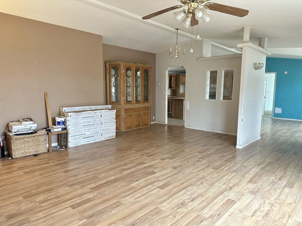 103 Ne Menagerie Property Photo 6