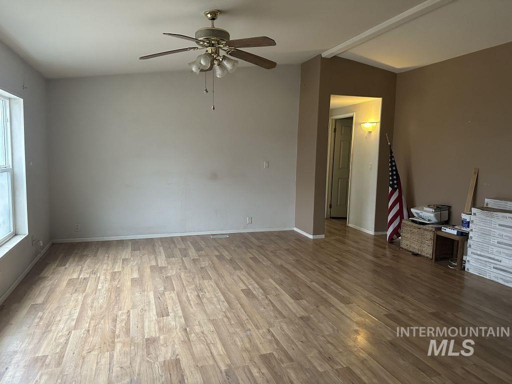 103 Ne Menagerie Property Photo 7