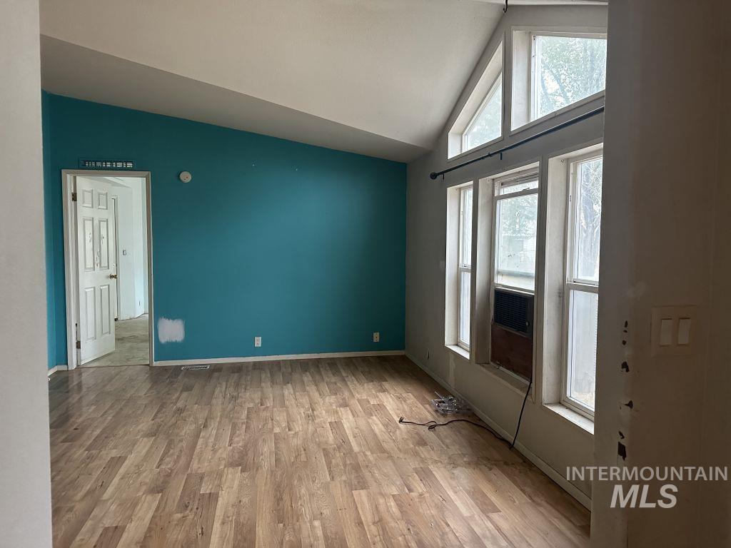 103 Ne Menagerie Property Photo 10
