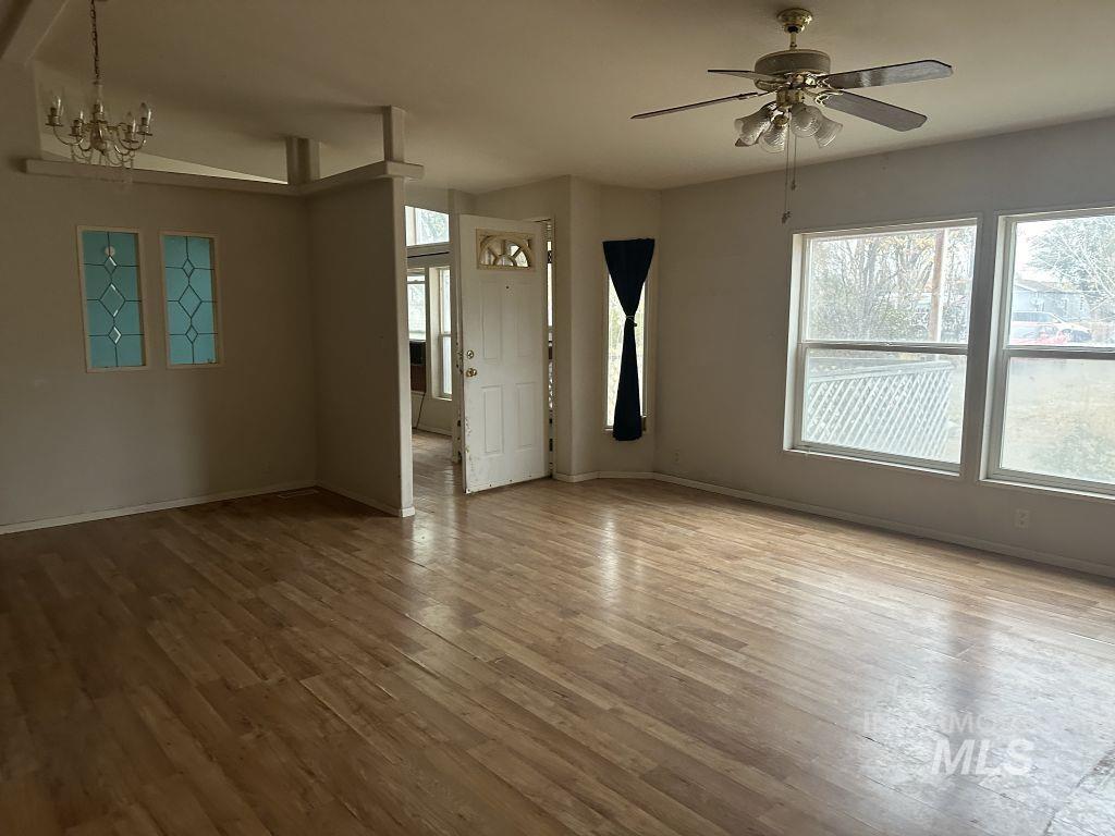 103 Ne Menagerie Property Photo 11