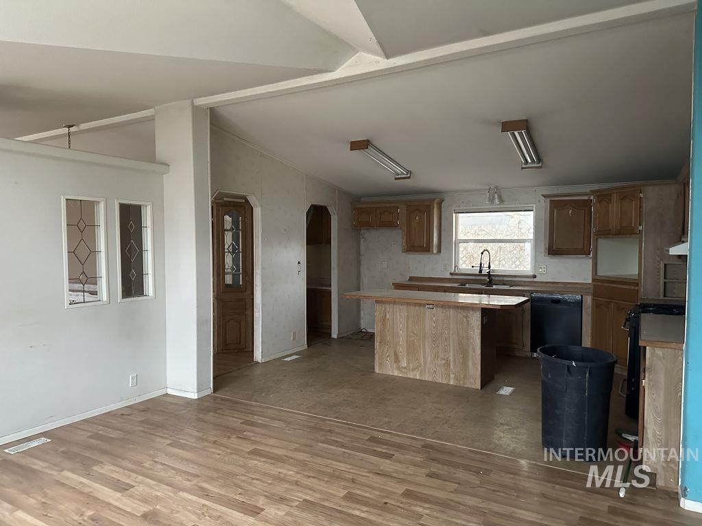 103 Ne Menagerie Property Photo 12