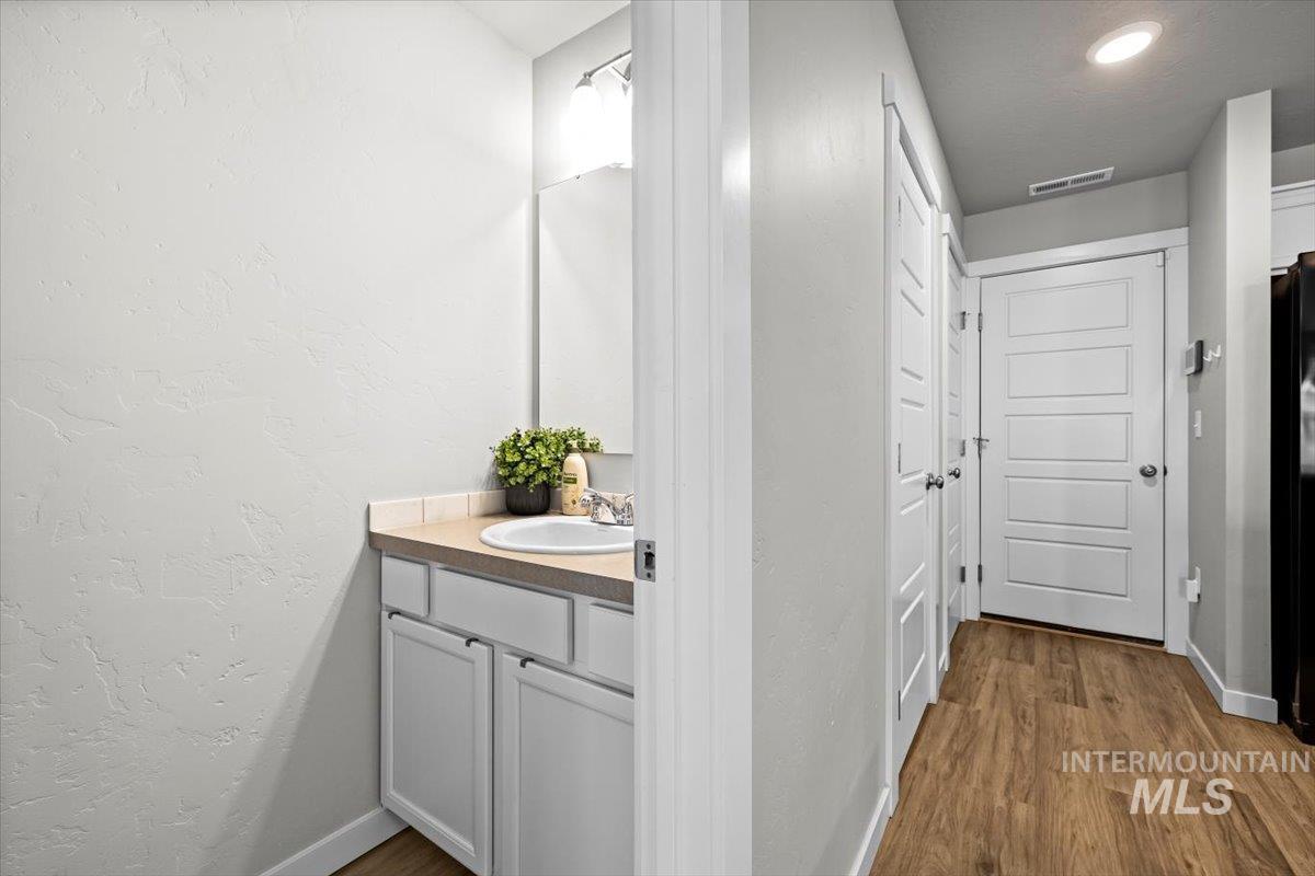 960 Nautilus Way Property Photo 3