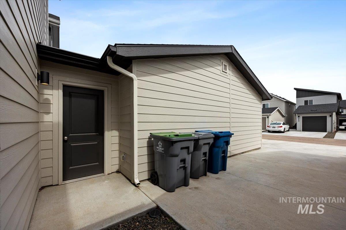 960 Nautilus Way Property Photo 12