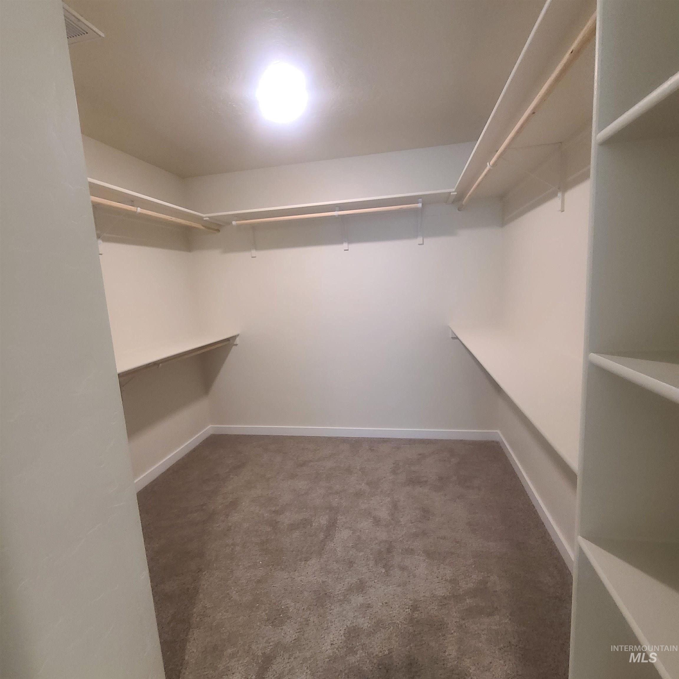 219 W Willow Dale Dr. Property Photo 13