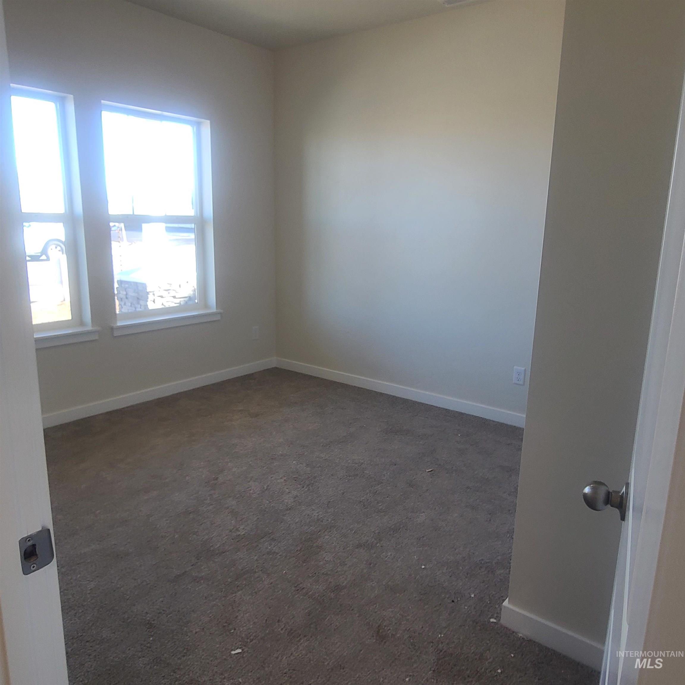 219 W Willow Dale Dr. Property Photo 14
