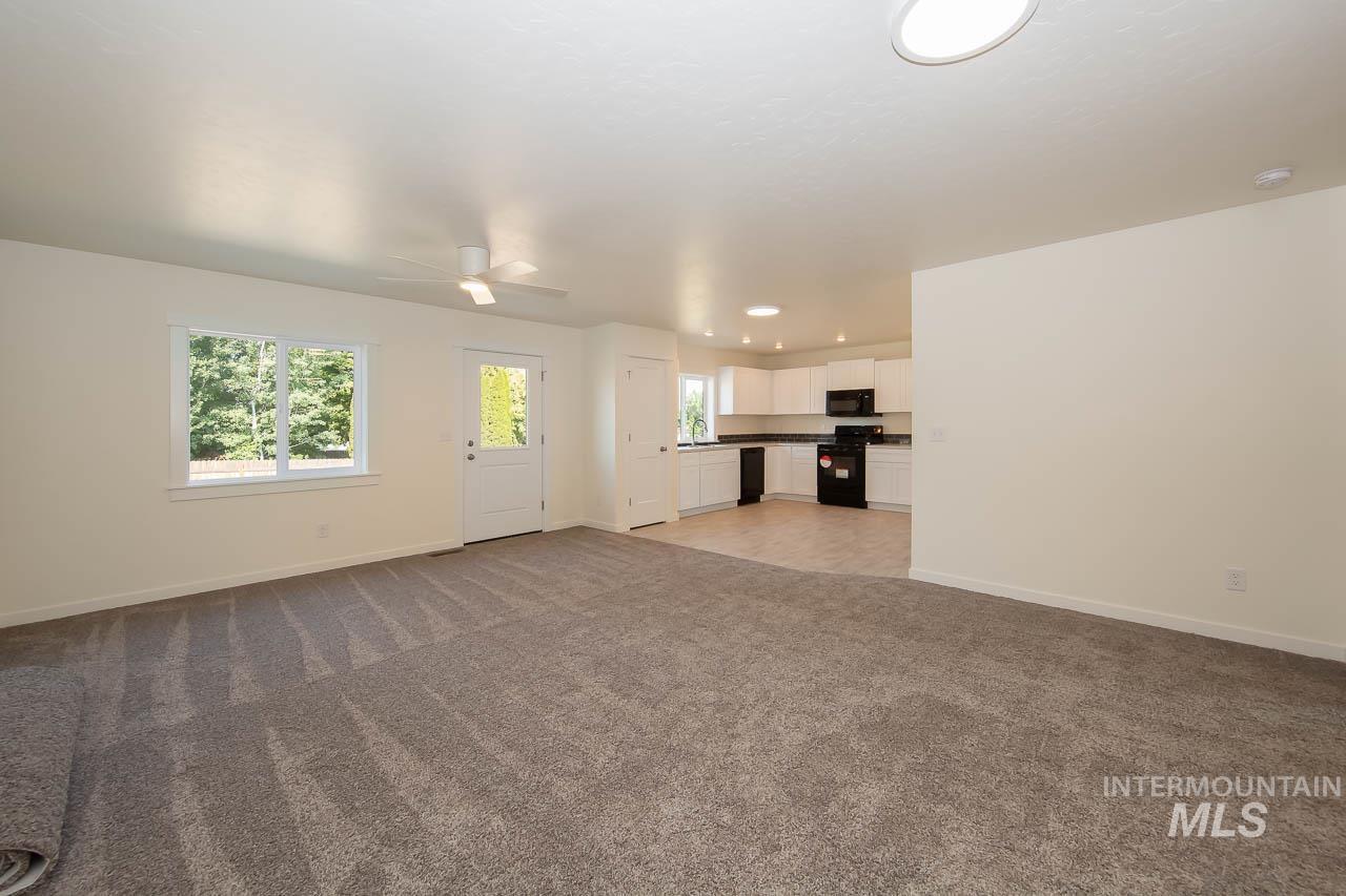 1641 Regency Way Property Photo 5